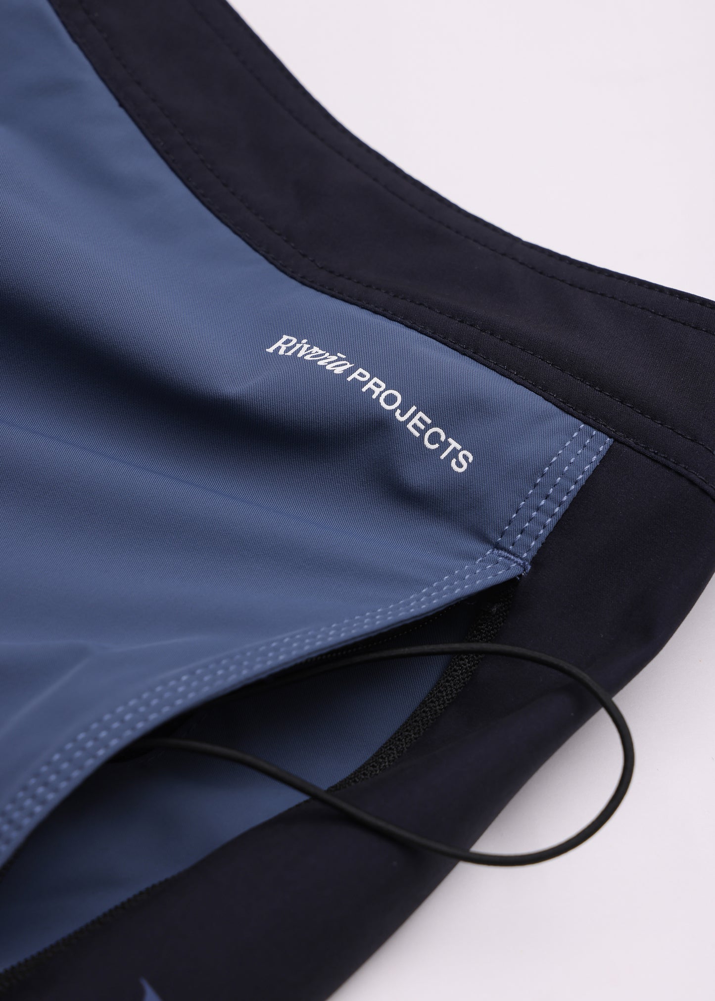 DISCLOSURE 20" TRUNK : INDIGO