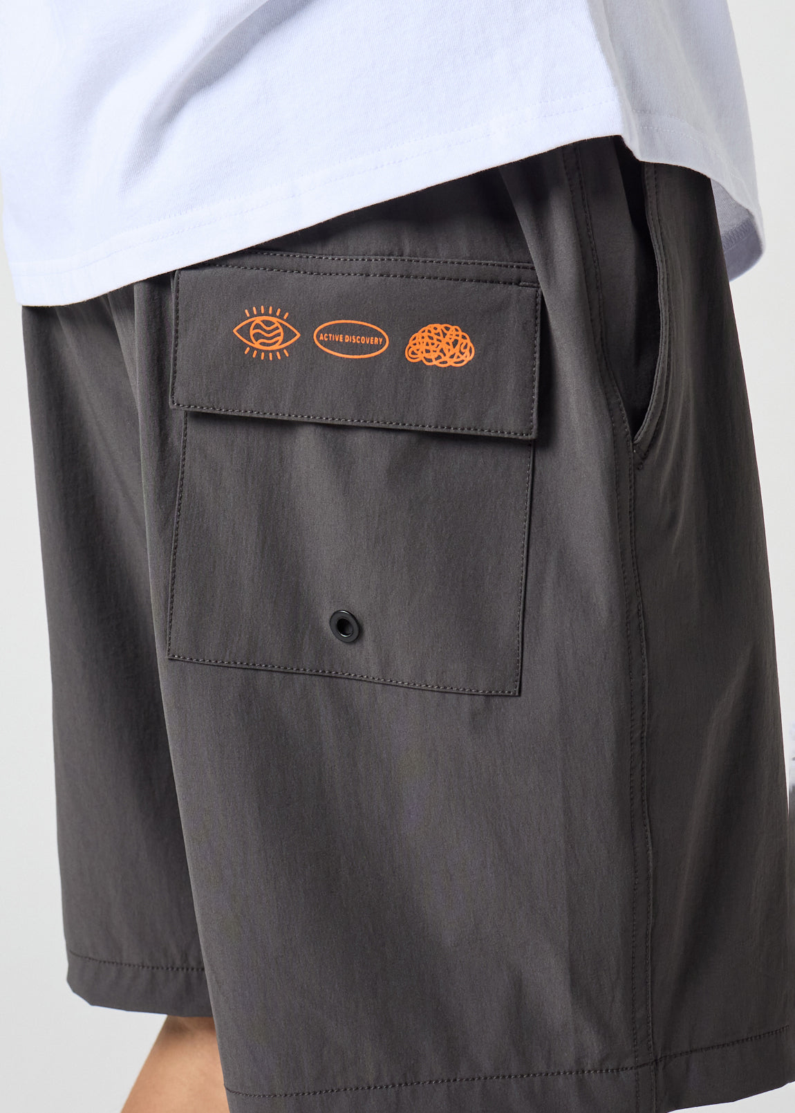 DAILY RIDE OVAL GRAF SHORT : CHARCOAL