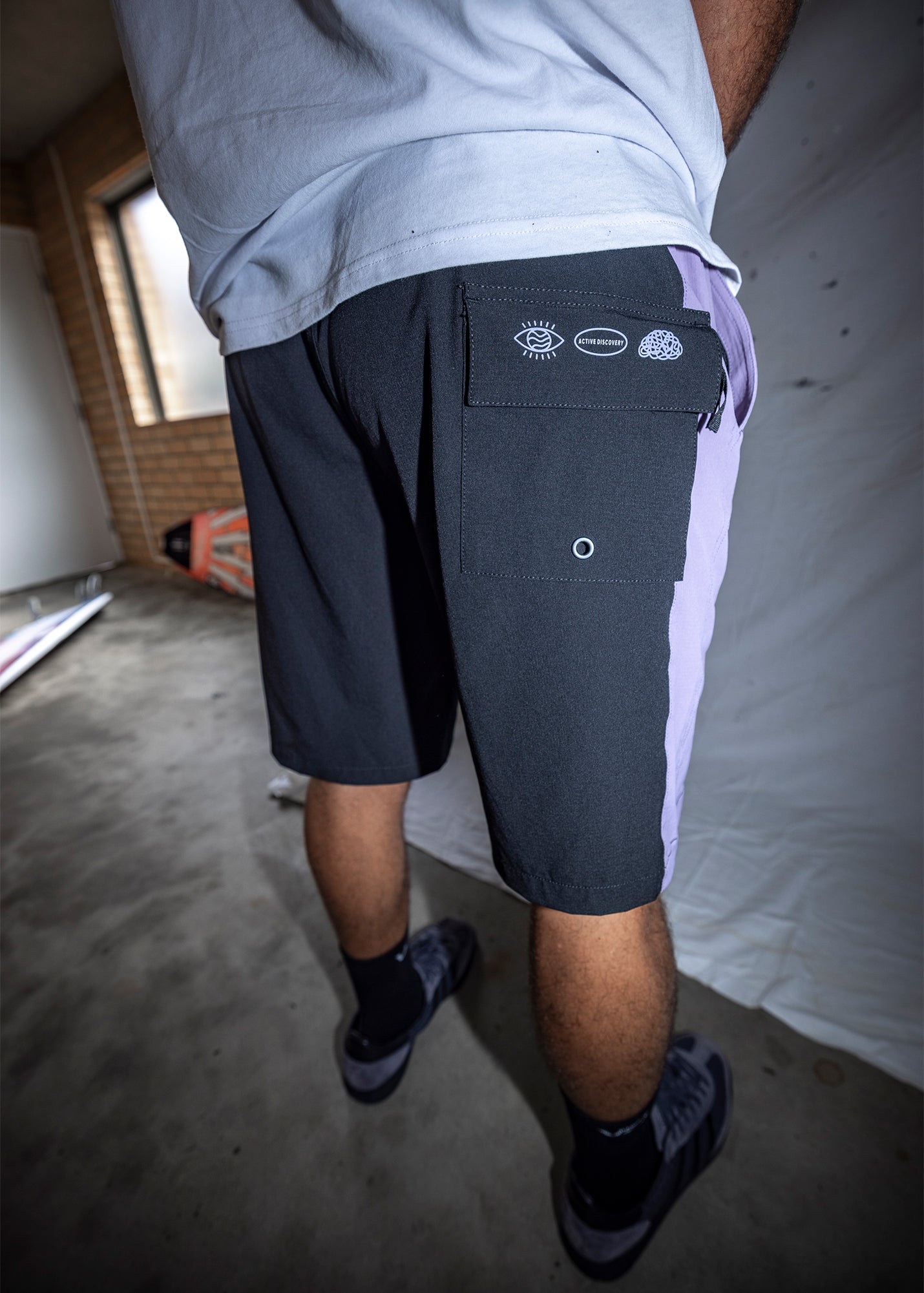 DAILY GRIND 20" BOX LOGO SHORT : BLACK PURPLE