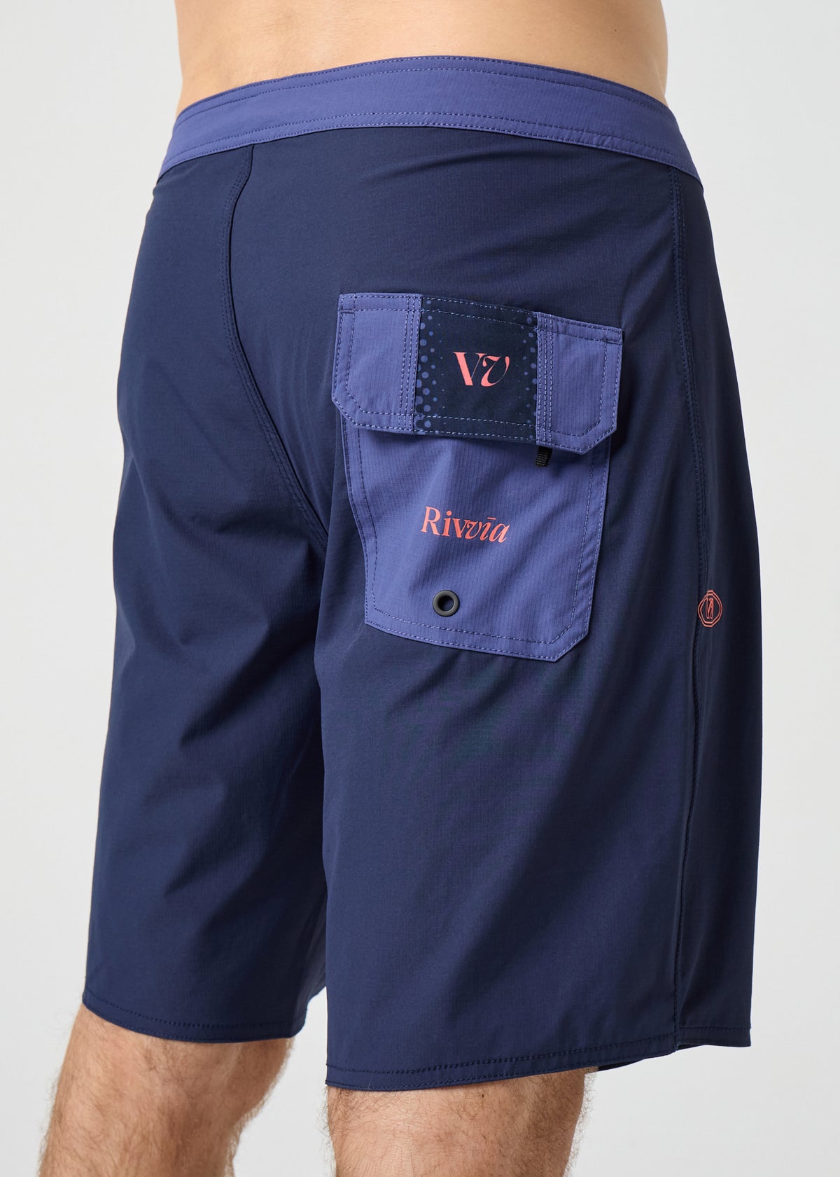 STEREO 19" ENVISION TRUNK : NAVY