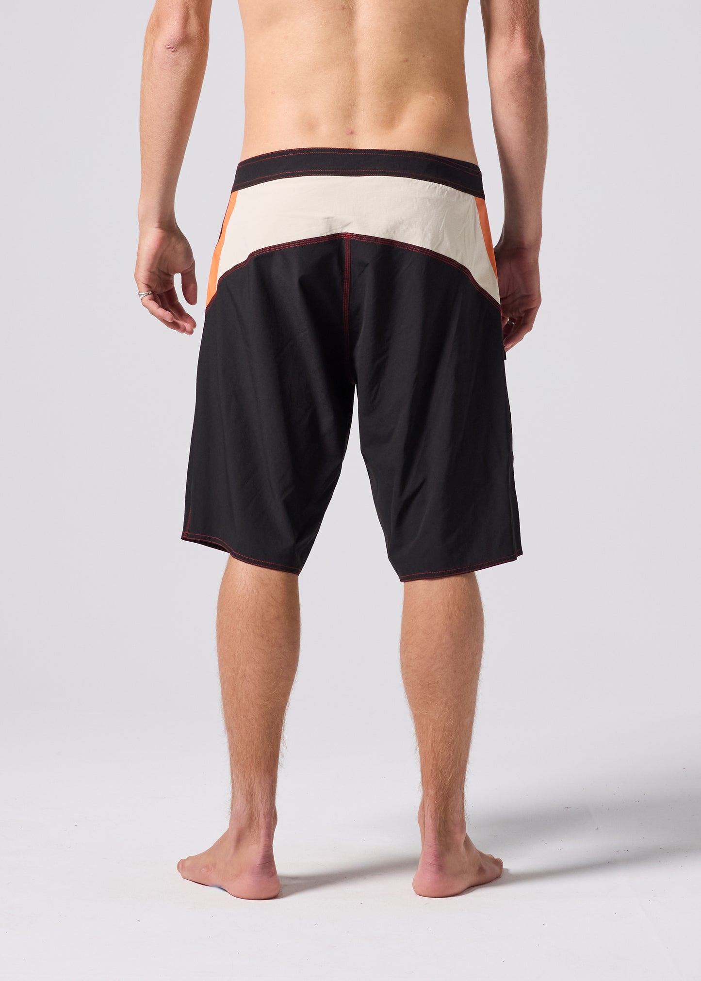 FREQUENCY 21" TRUNK : BLACK BONE