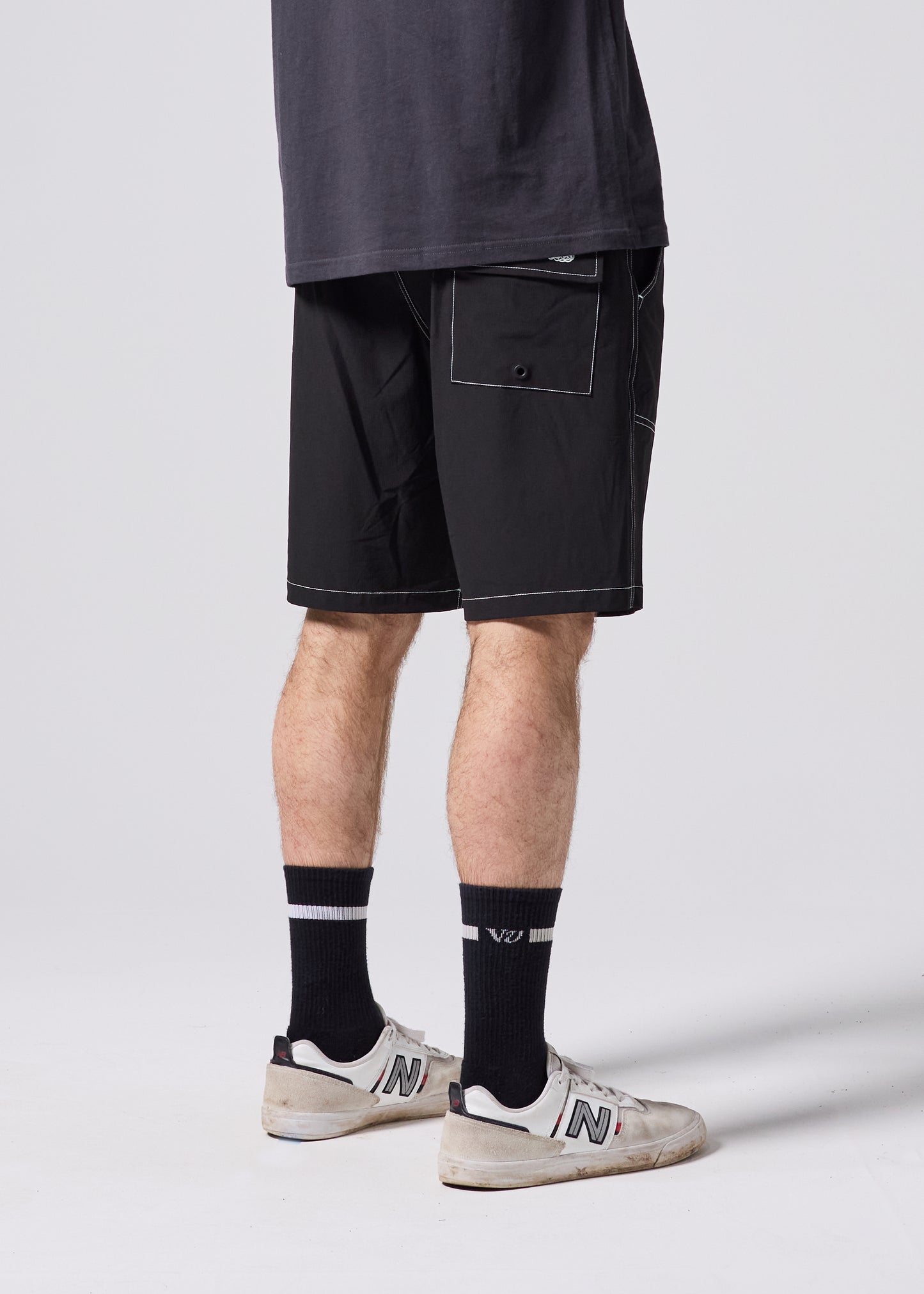 DAILY GRIND 20" SHORTS : BLACK