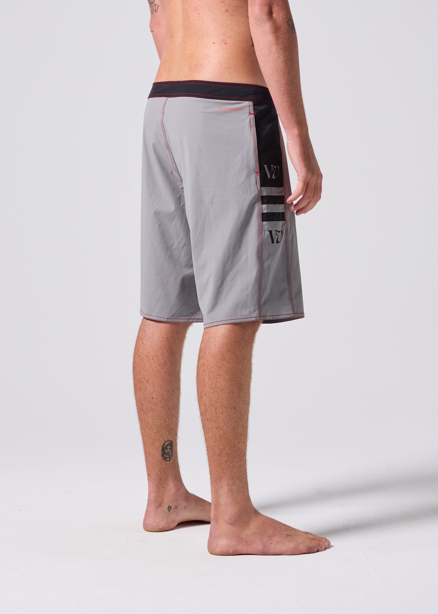 DISCLOSURE 20" TRUNK : GREY