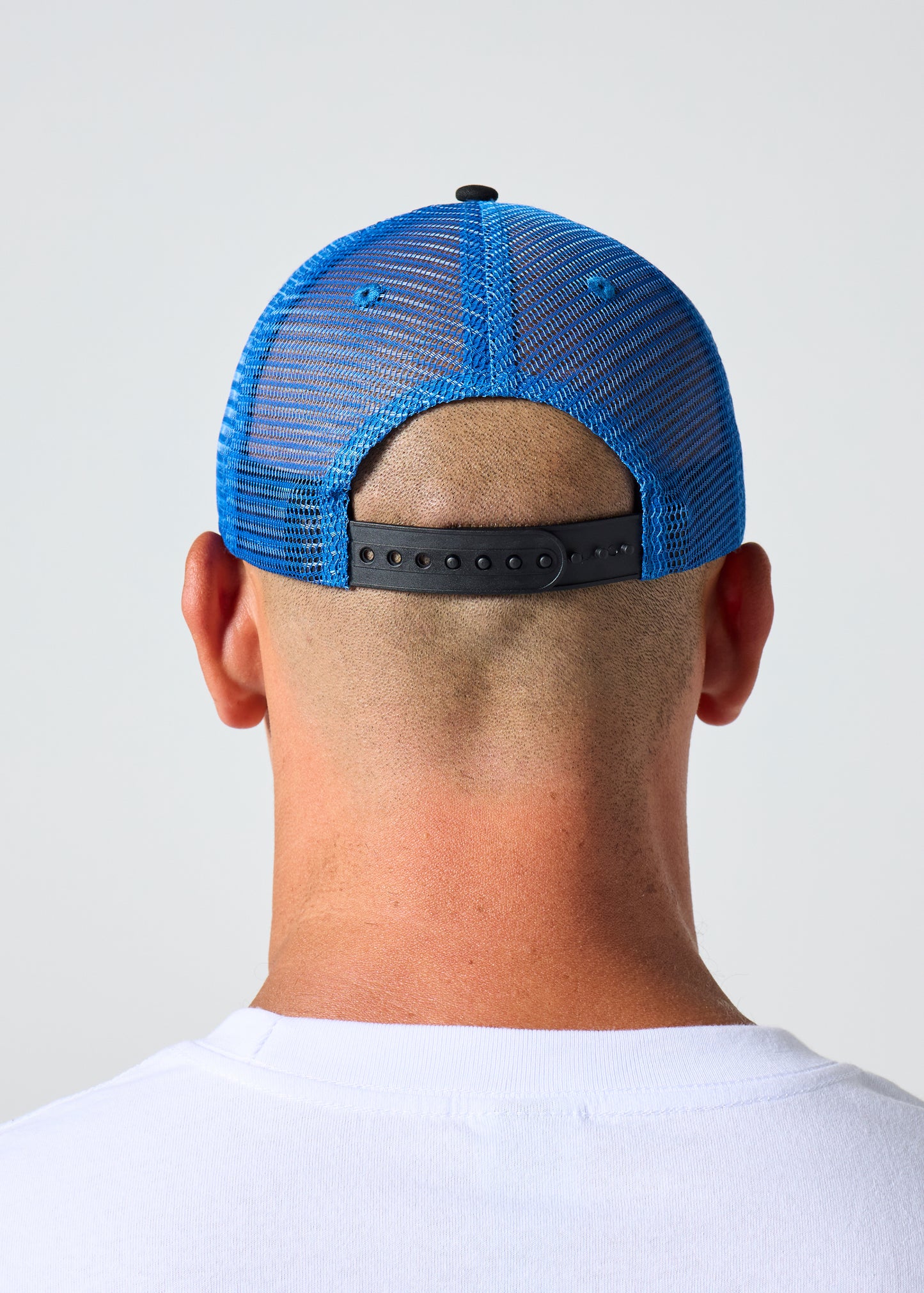RIVVIA PUFF TRUCKER CAP : BLACK/BLUE