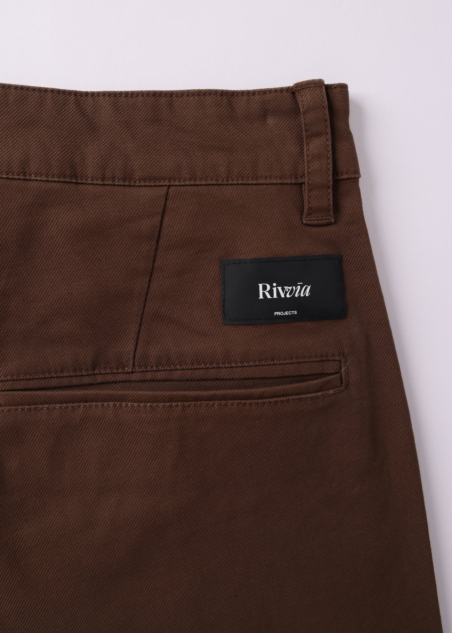 JW CHINO SHORT : BROWN