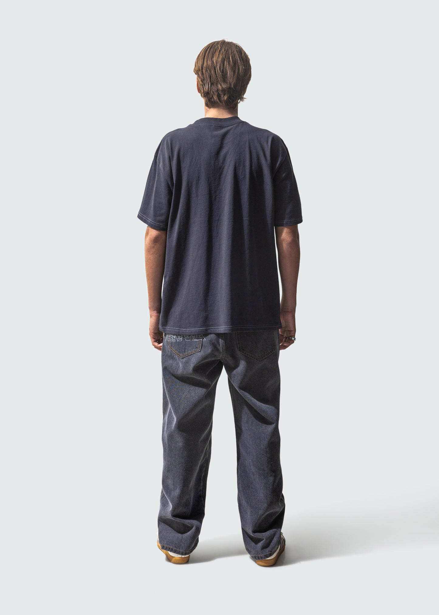 BOARDER T-SHIRT : PIGMENT BLACK
