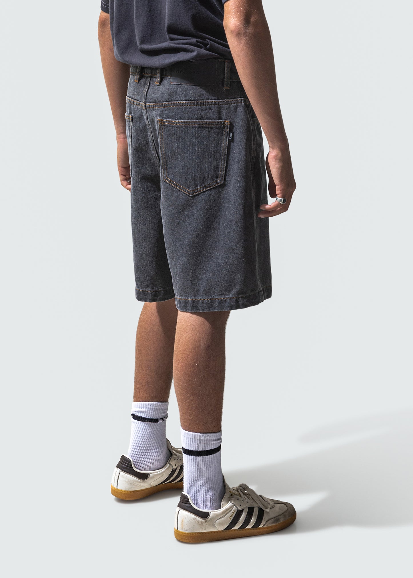 CAPITAL DENIM SHORT : WORN BLACK