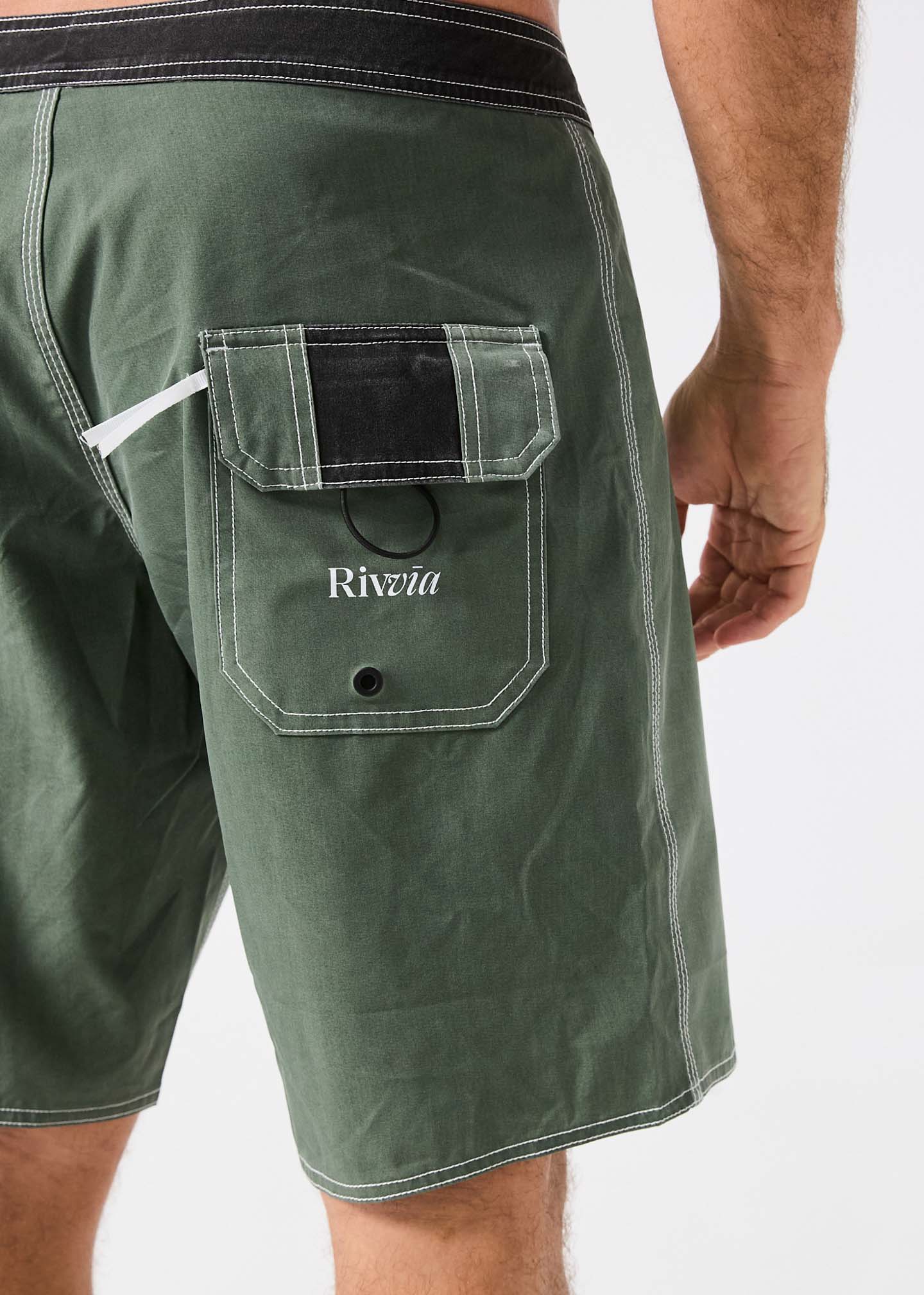 LOGGER 18' TRUNK : OLIVE BLACK