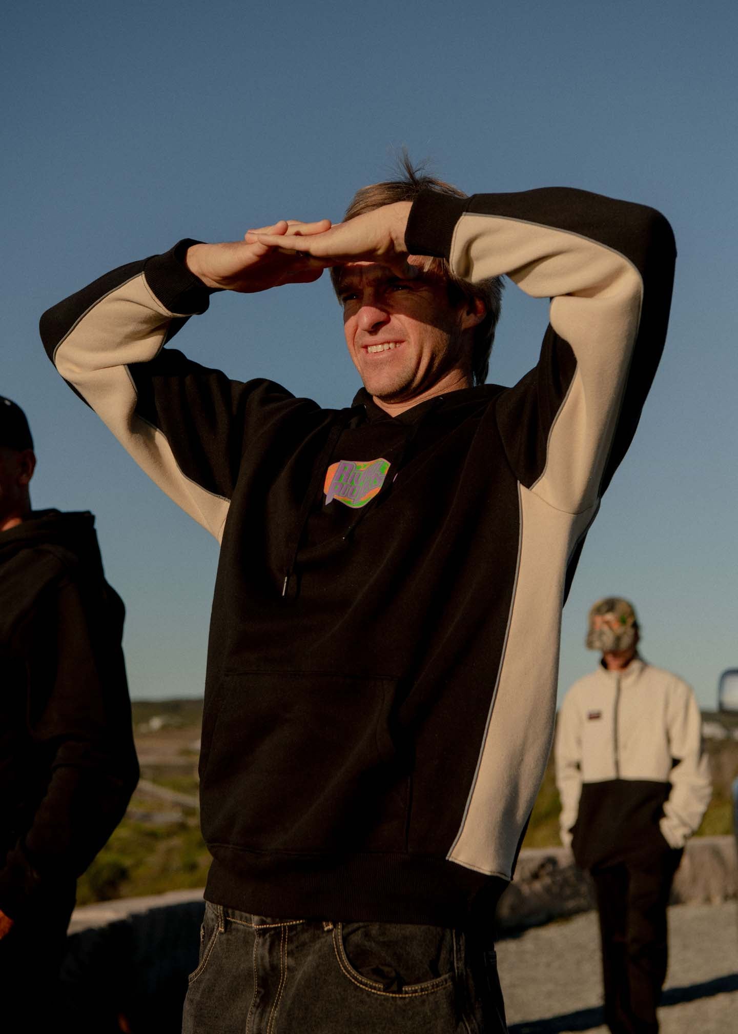 GLOBAL DISCOVERY HOOD : BLACK BONE