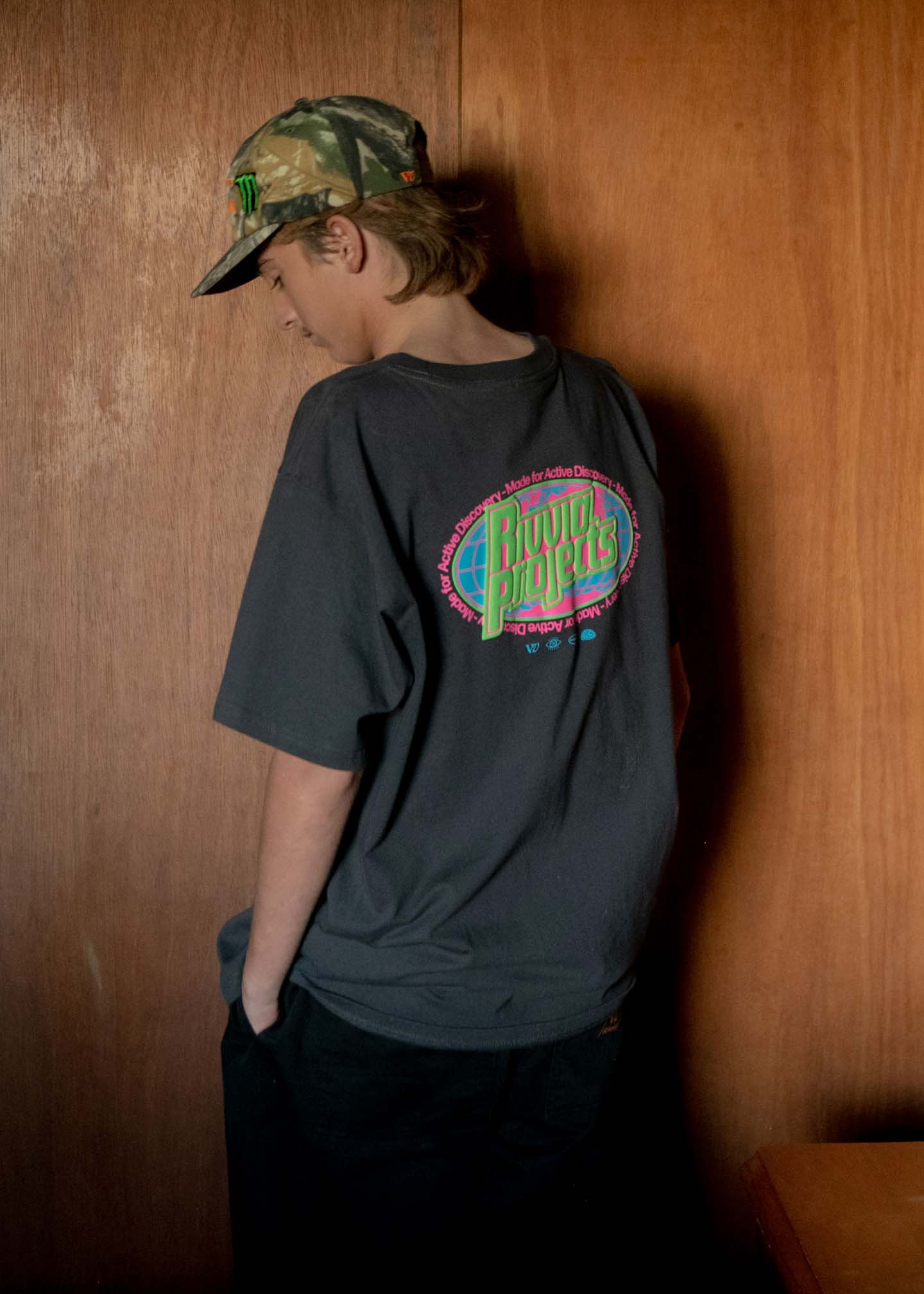 GLOBAL DISCOVERY T-SHIRT : PIGMENT BLACK