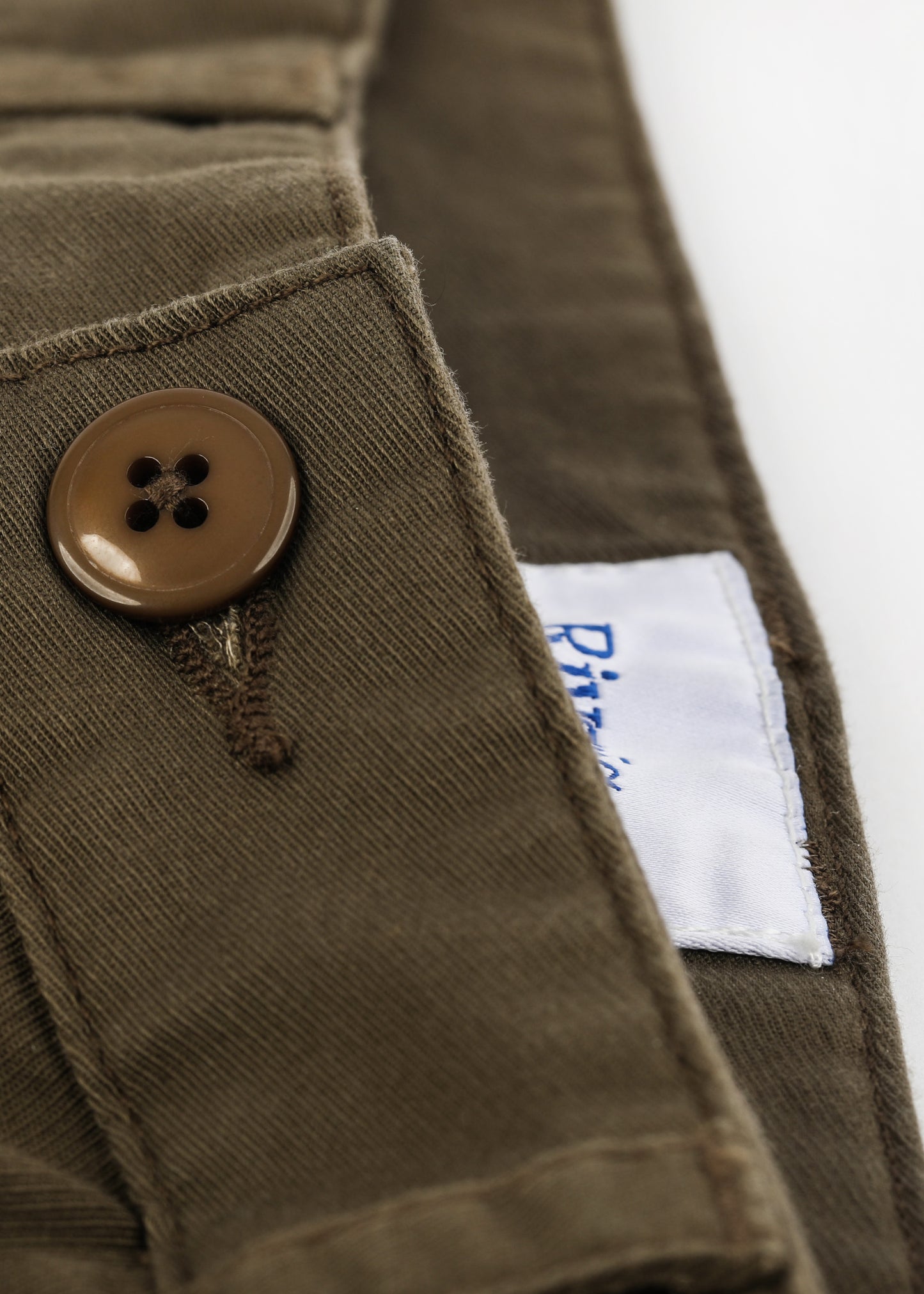 JW CHINO SHORT : BROWN