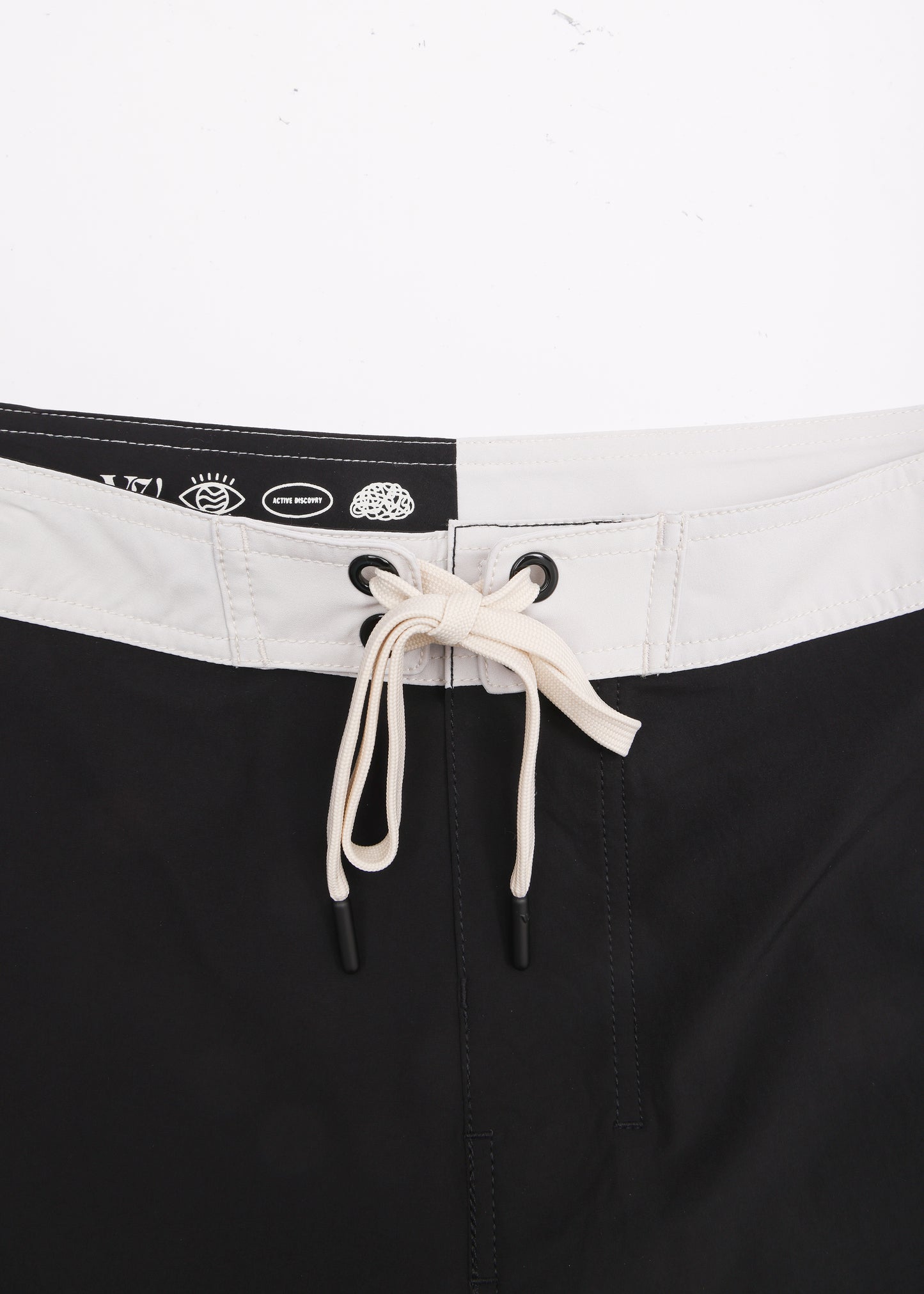 DISCLOSURE 20" TRUNK : BLACK BONE