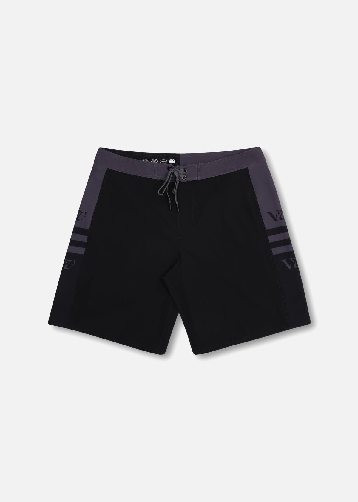 DISCLOSURE 20" TRUNK : BLACK CHARCOAL