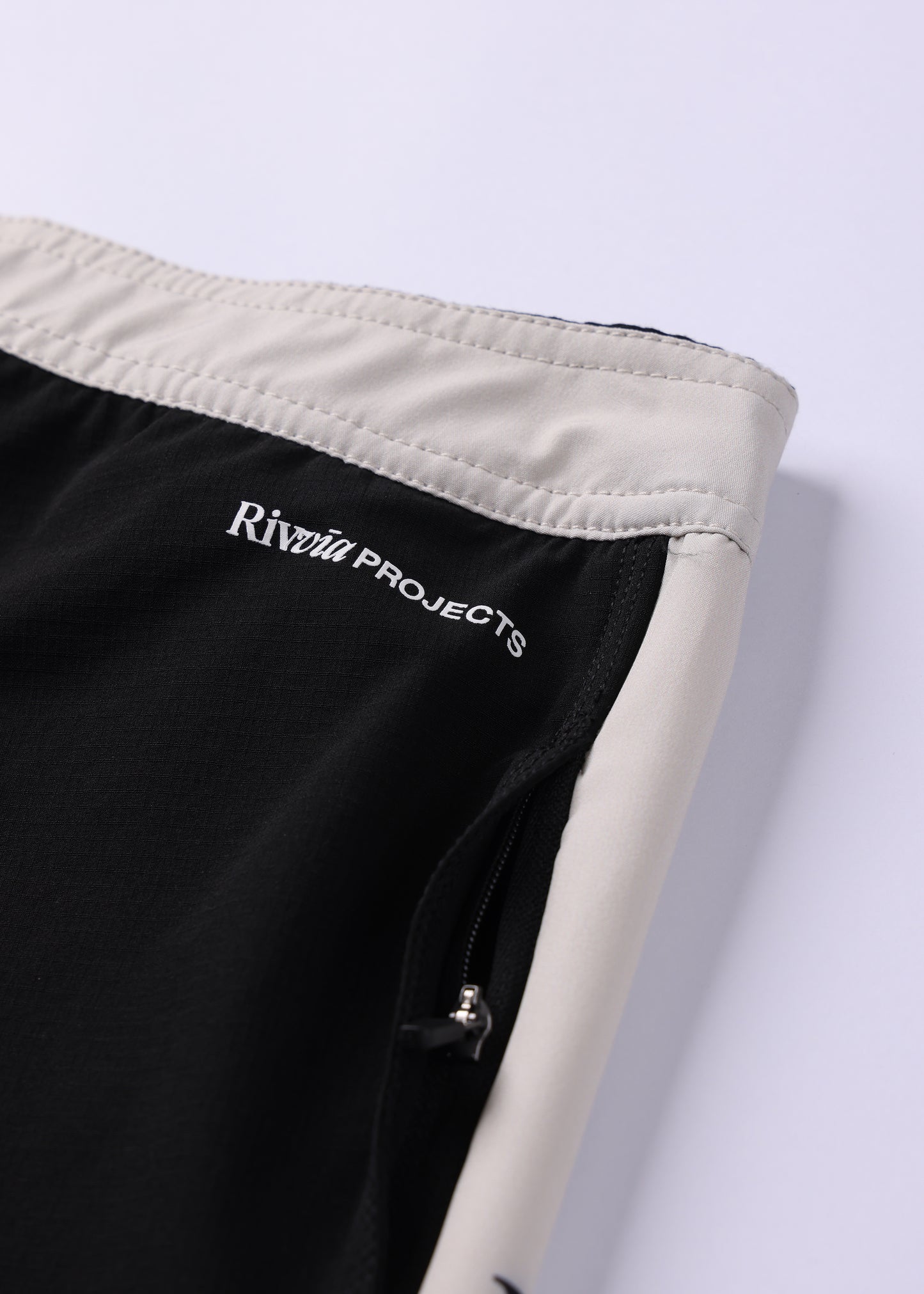 DISCLOSURE 20" TRUNK : BLACK BONE