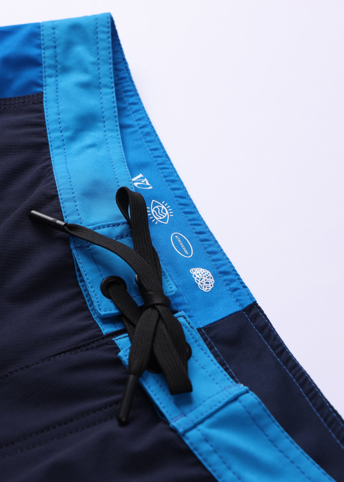 DISCLOSURE 20" TRUNK : BLUE NAVY