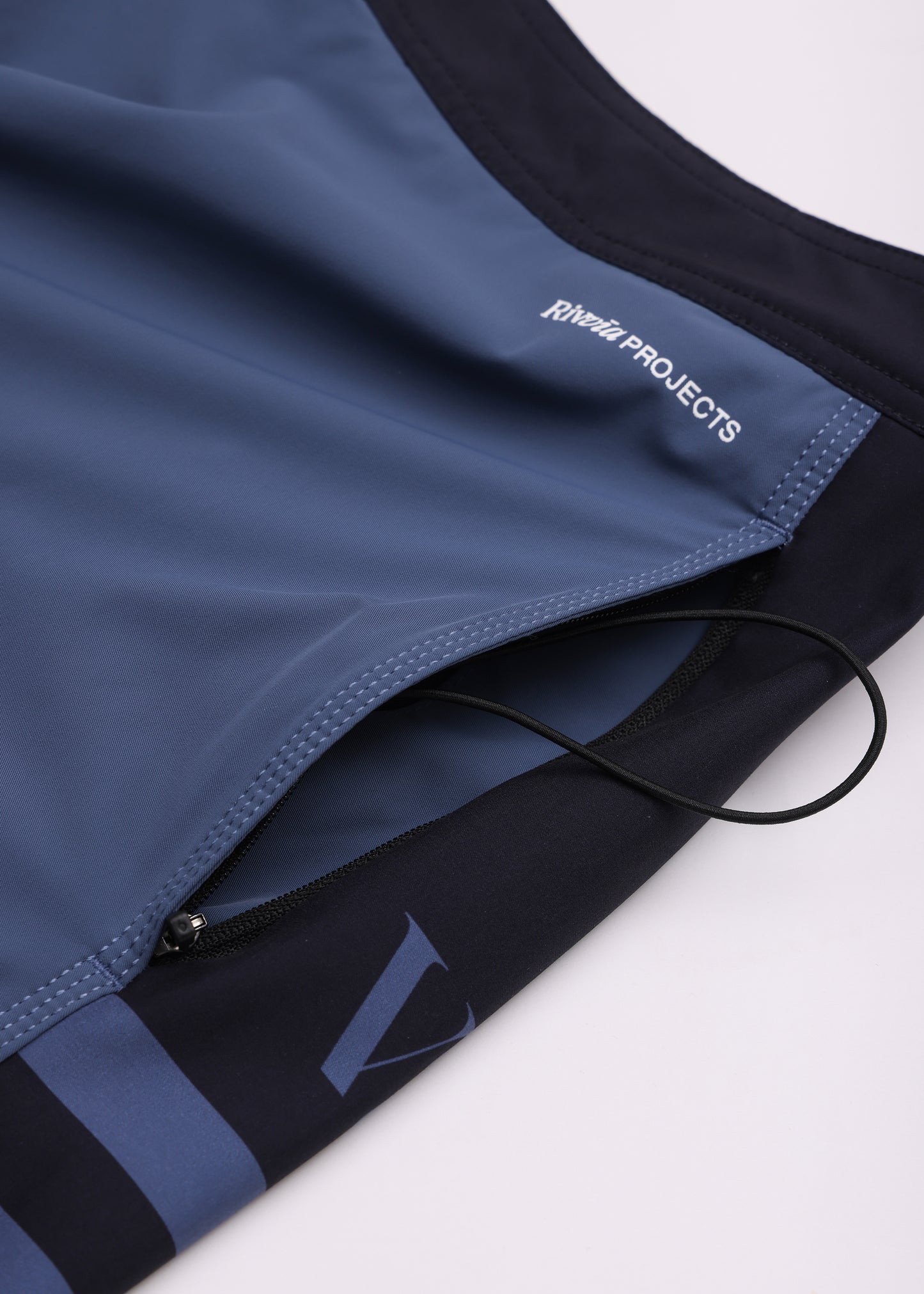 DISCLOSURE 20" TRUNK : INDIGO