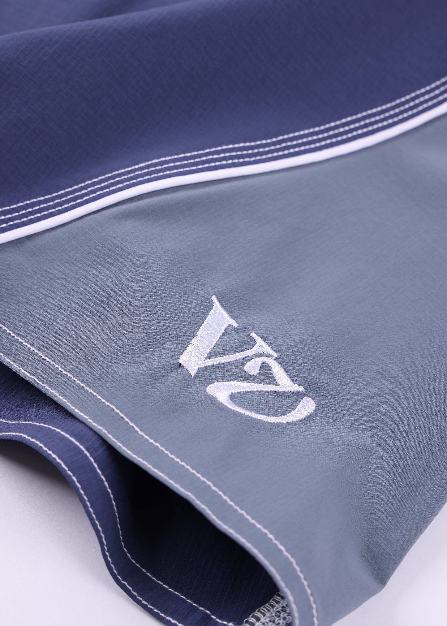 PASSAGE 21" TRUNK : DARK BLUE