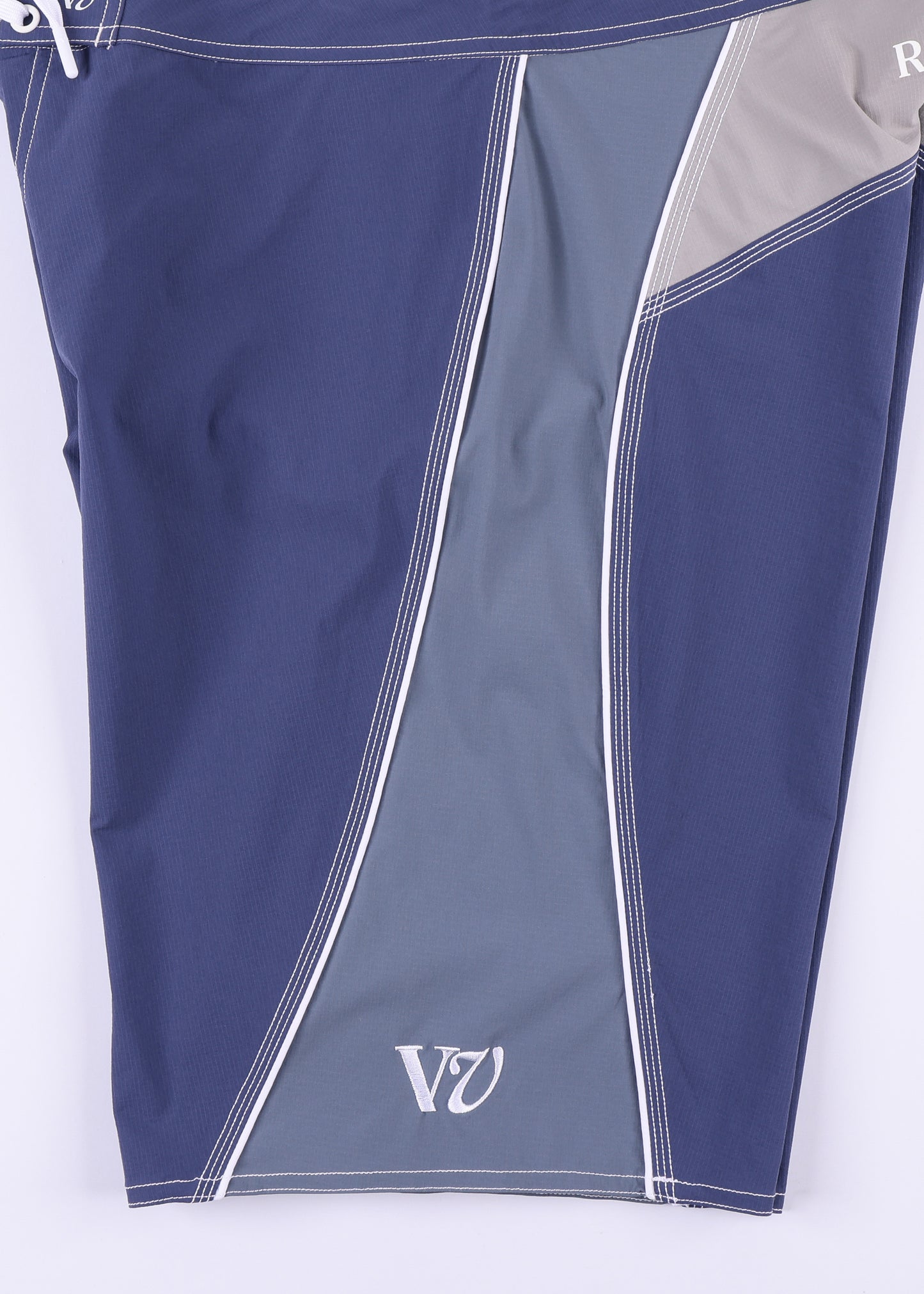 PASSAGE 21" TRUNK : DARK BLUE