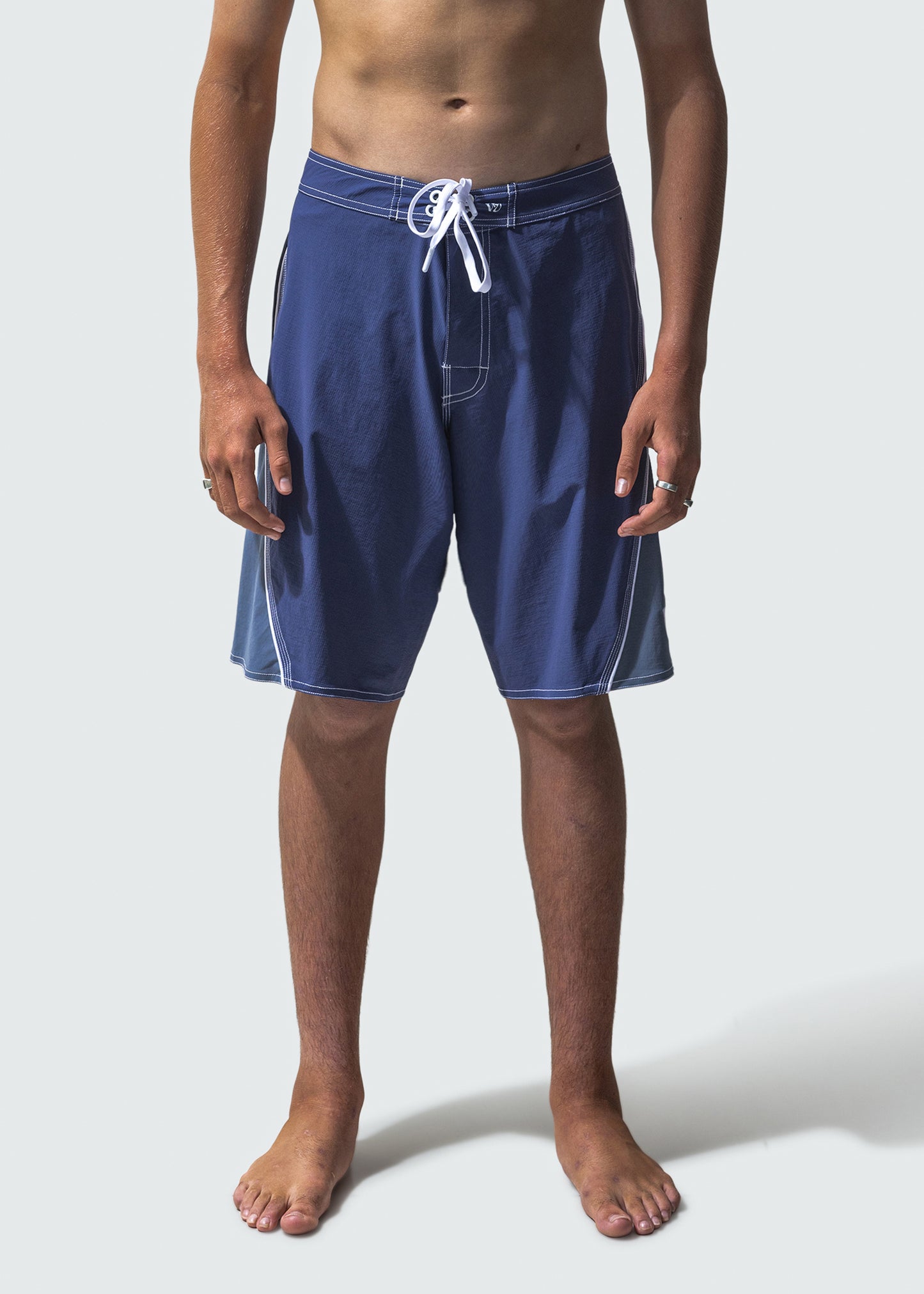 PASSAGE 21" TRUNK : DARK BLUE