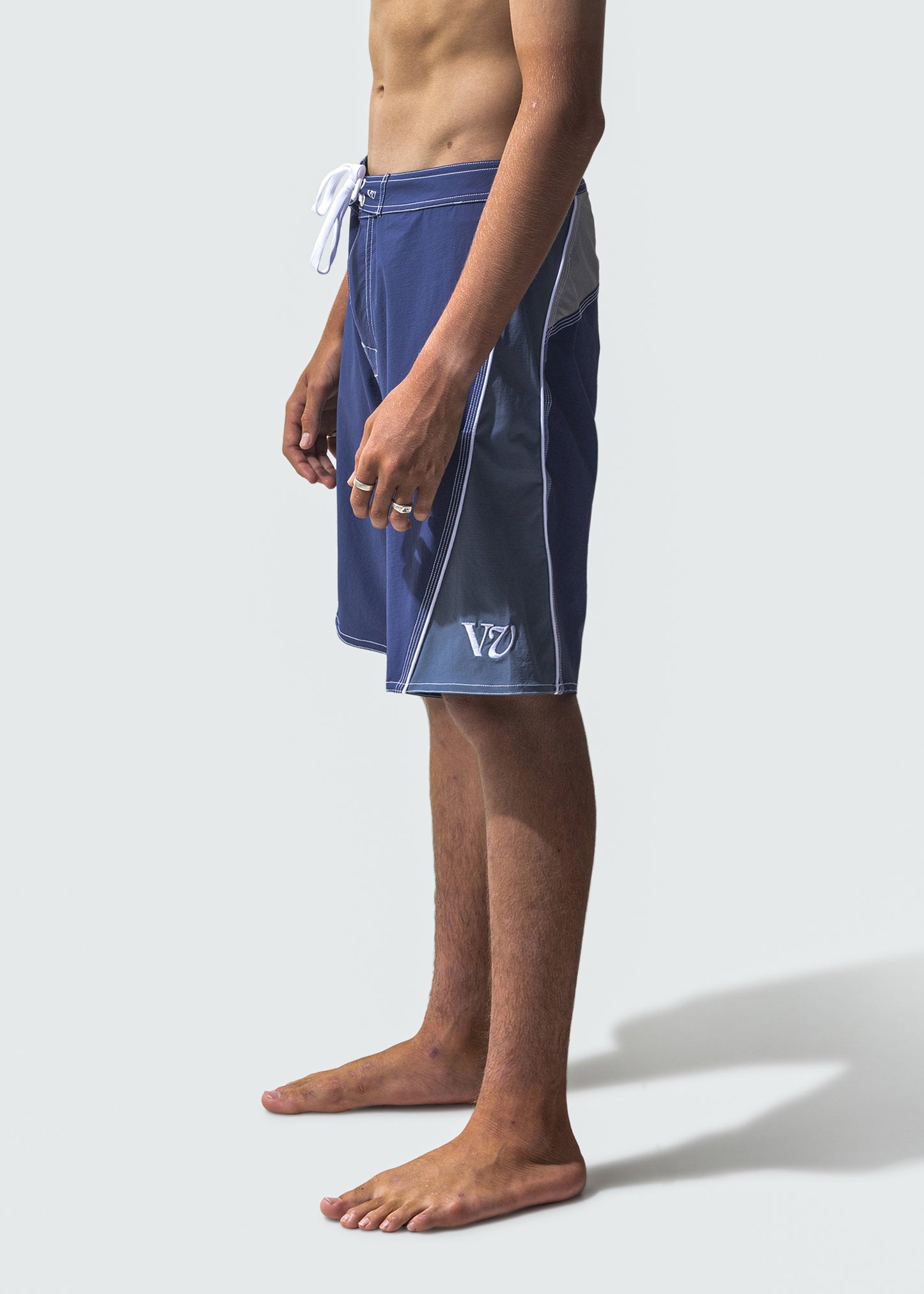 PASSAGE 21" TRUNK : DARK BLUE