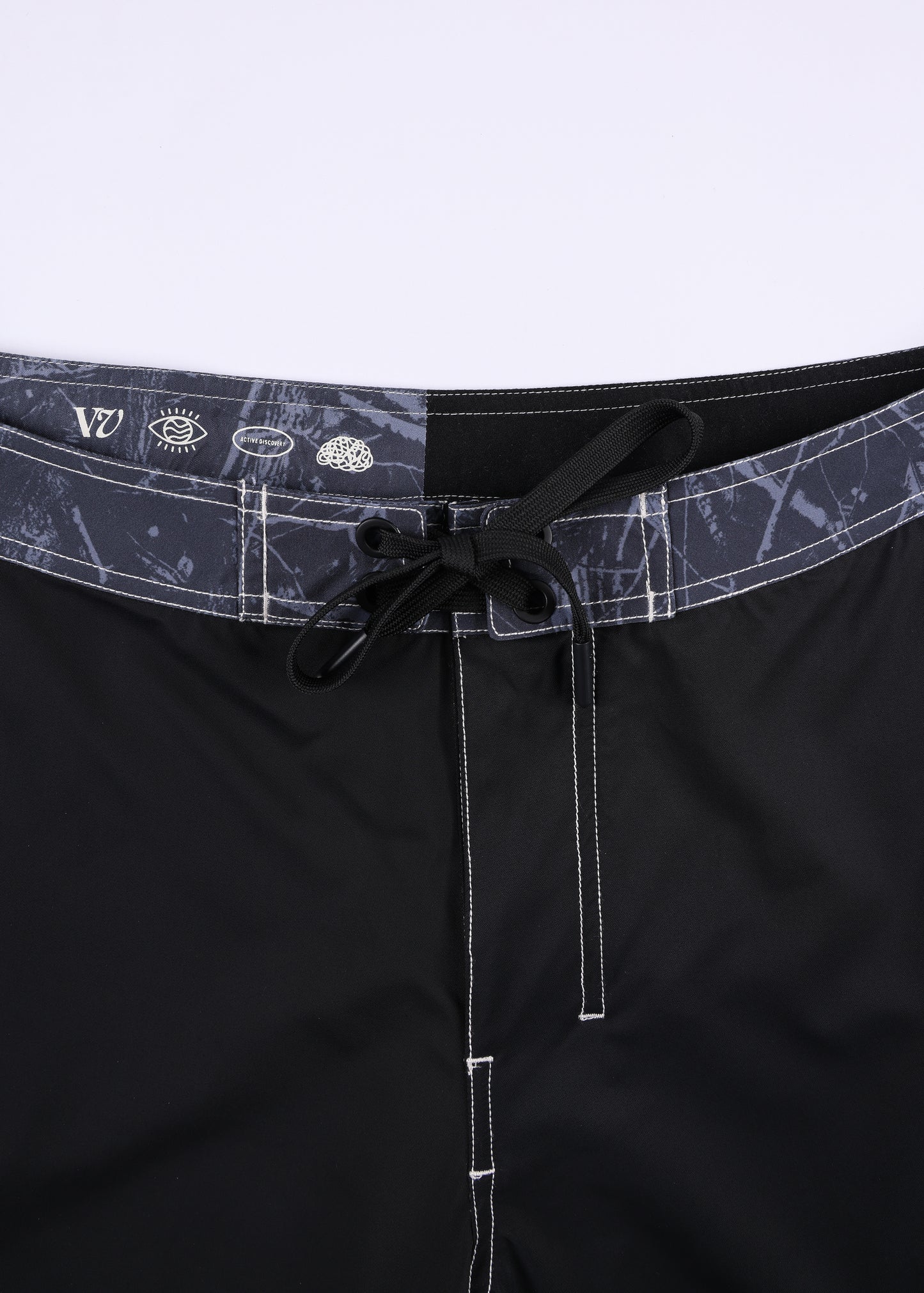 DISCLOSURE 20" TRUNK : BLACK CAMO