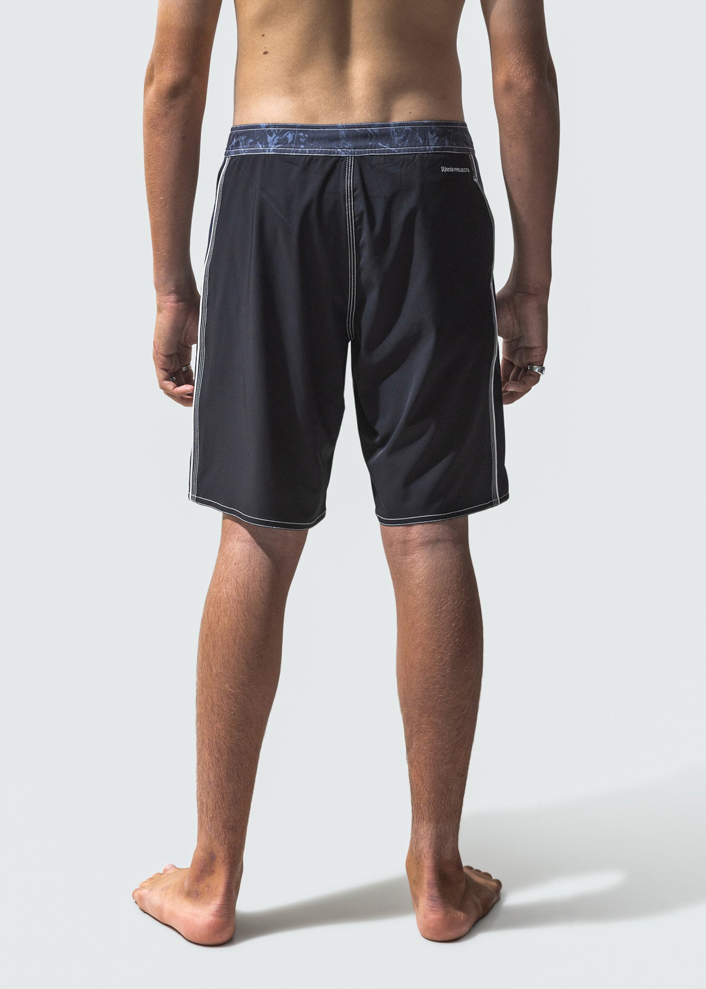 DISCLOSURE 20" TRUNK : BLACK CAMO