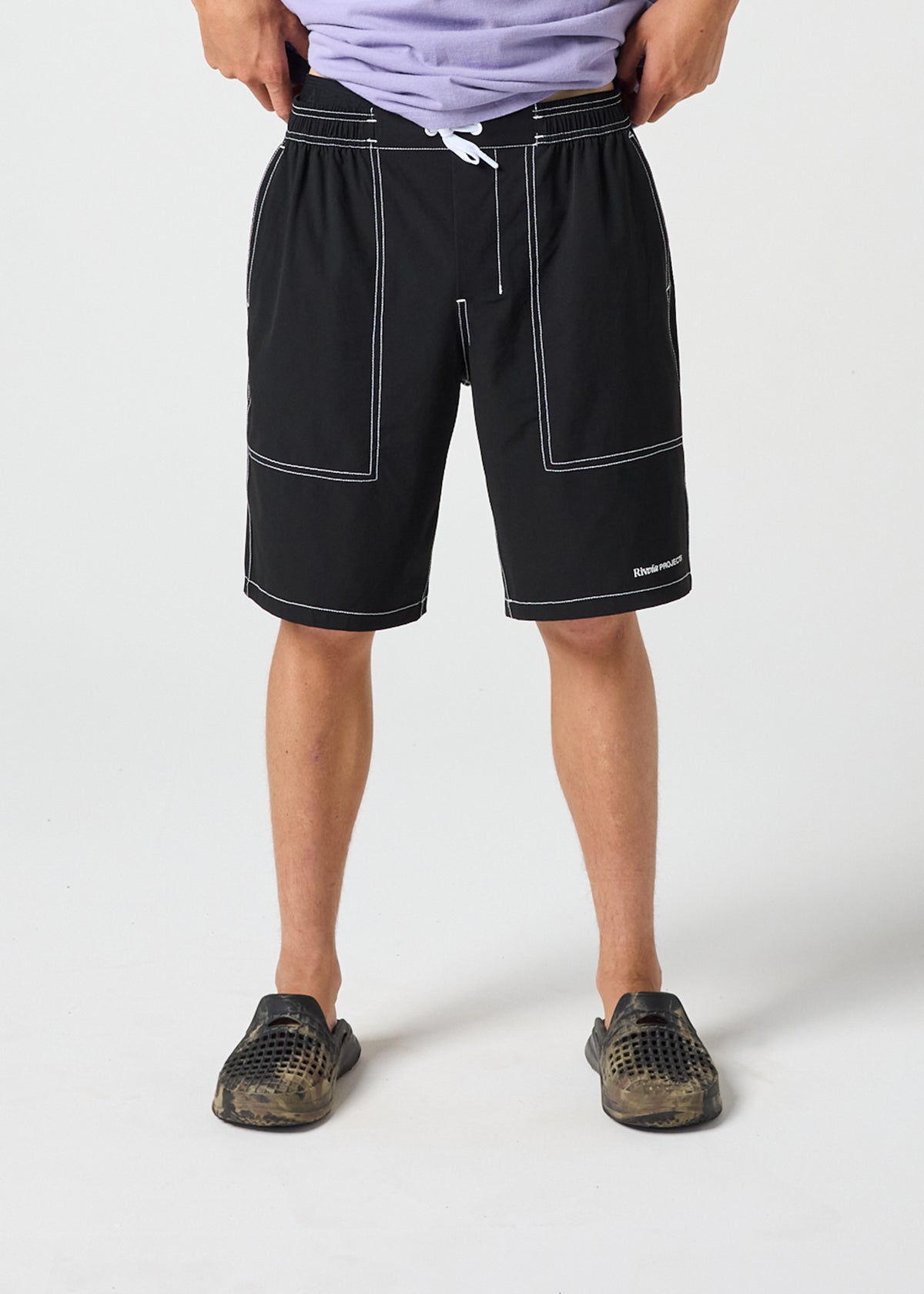 DAILY GRIND 20" SHORTS : BLACK