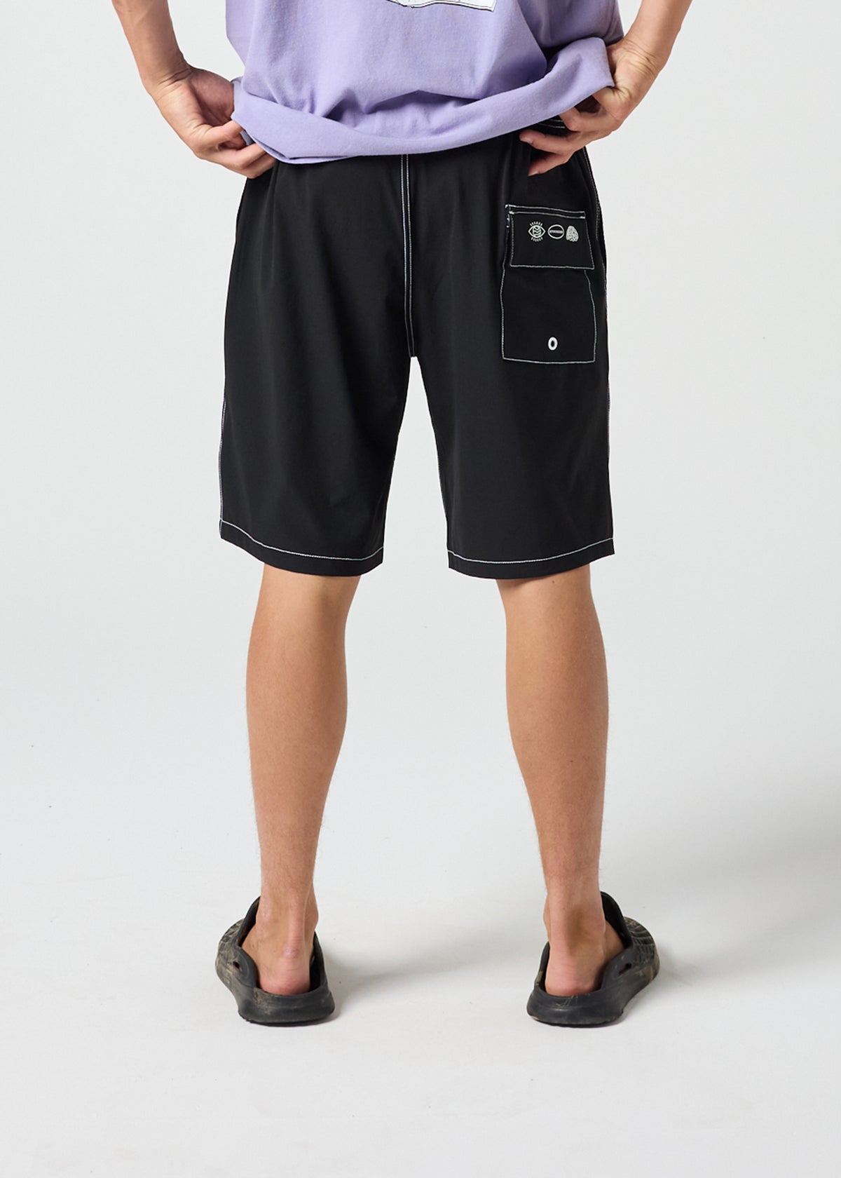 DAILY GRIND 20" SHORTS : BLACK