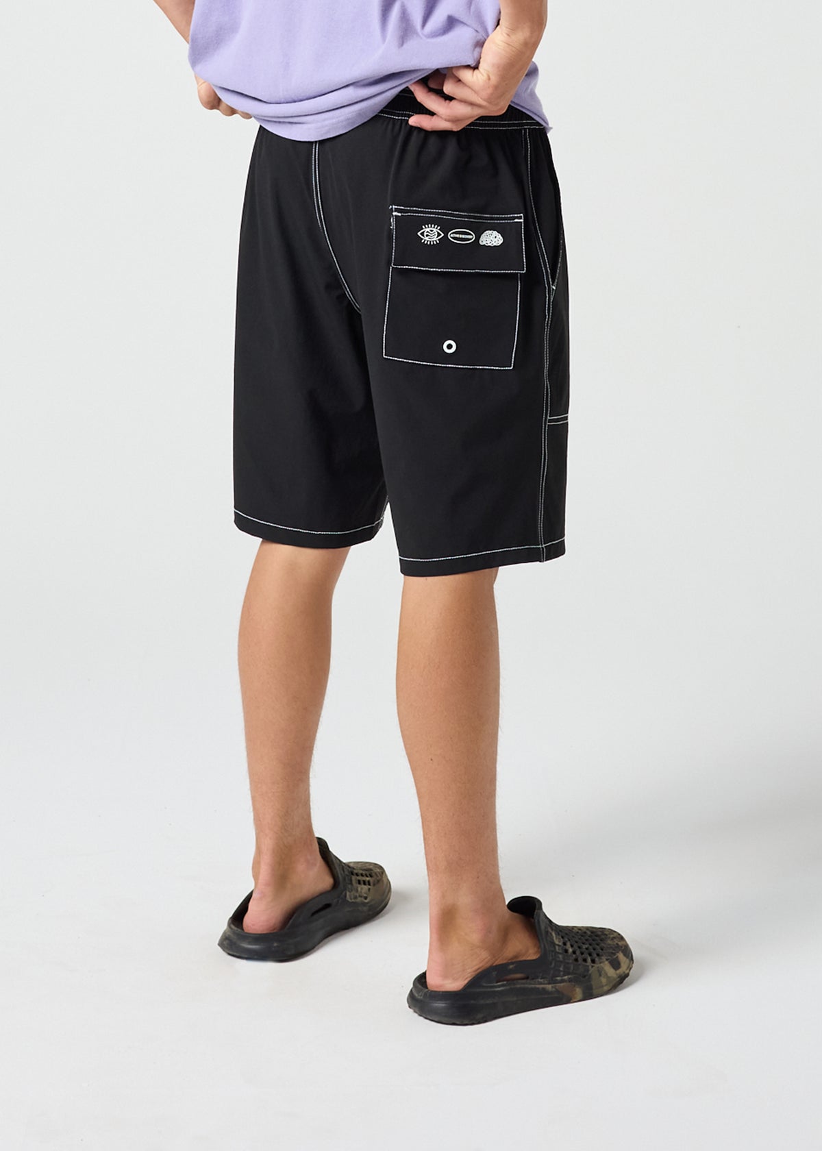 DAILY GRIND 20" SHORTS : BLACK
