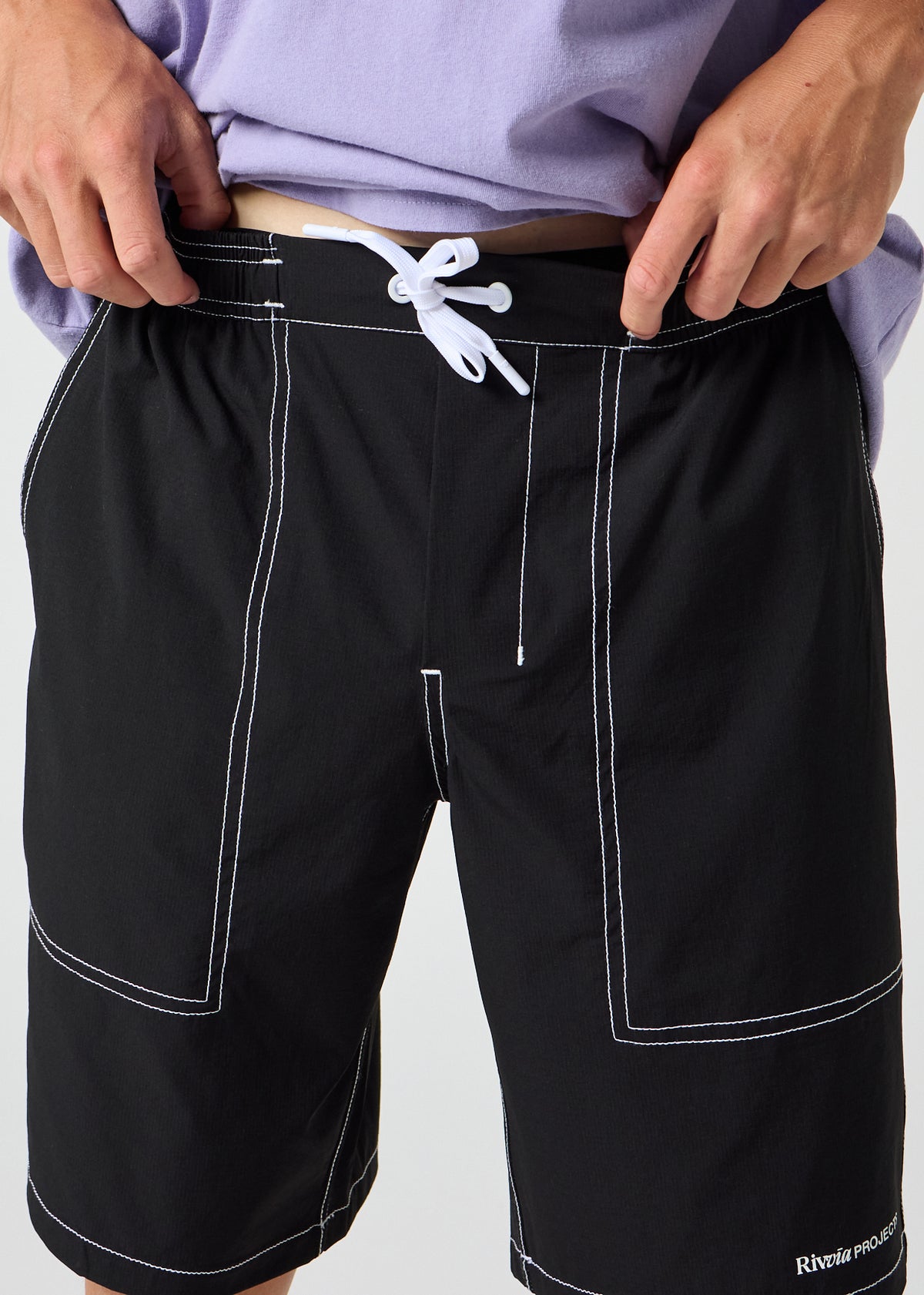 DAILY GRIND 20" SHORTS : BLACK
