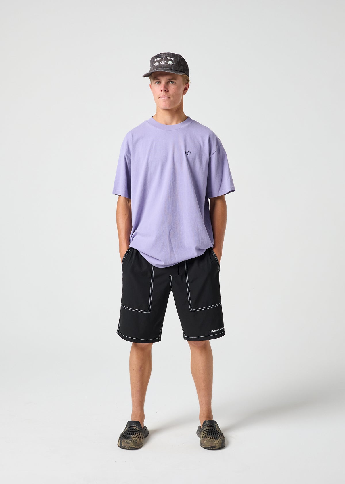 DAILY GRIND 20" SHORTS : BLACK