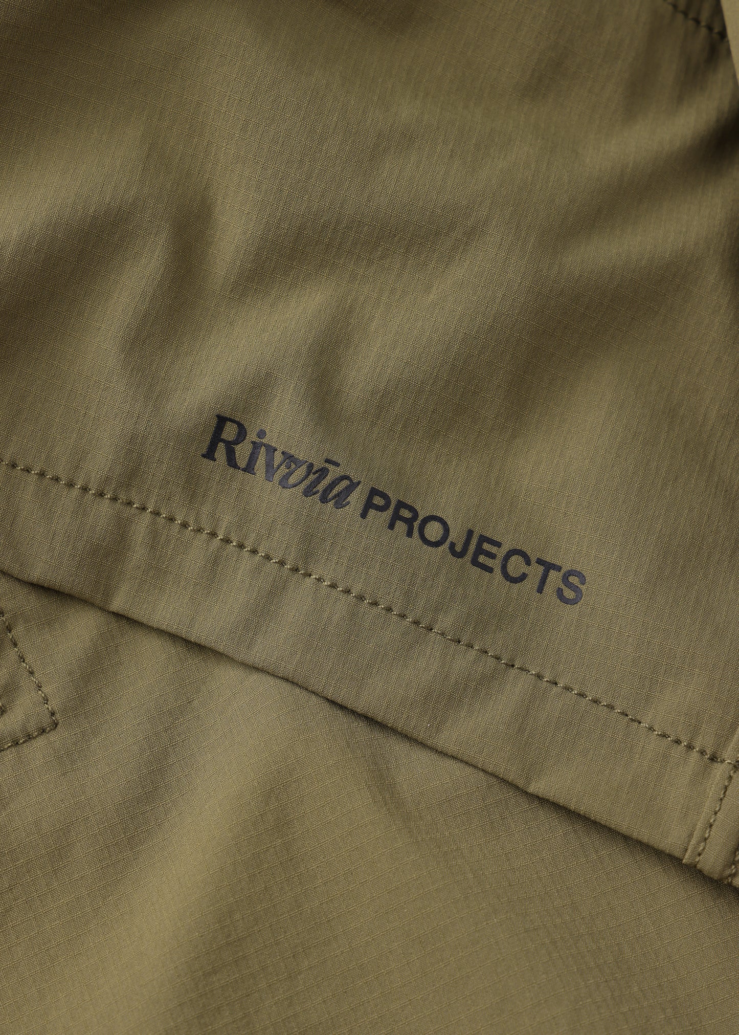 DAILY GRIND 20" SHORT : OLIVE