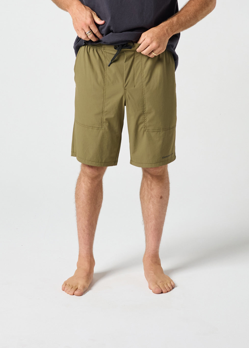 DAILY GRIND 20" SHORT : OLIVE