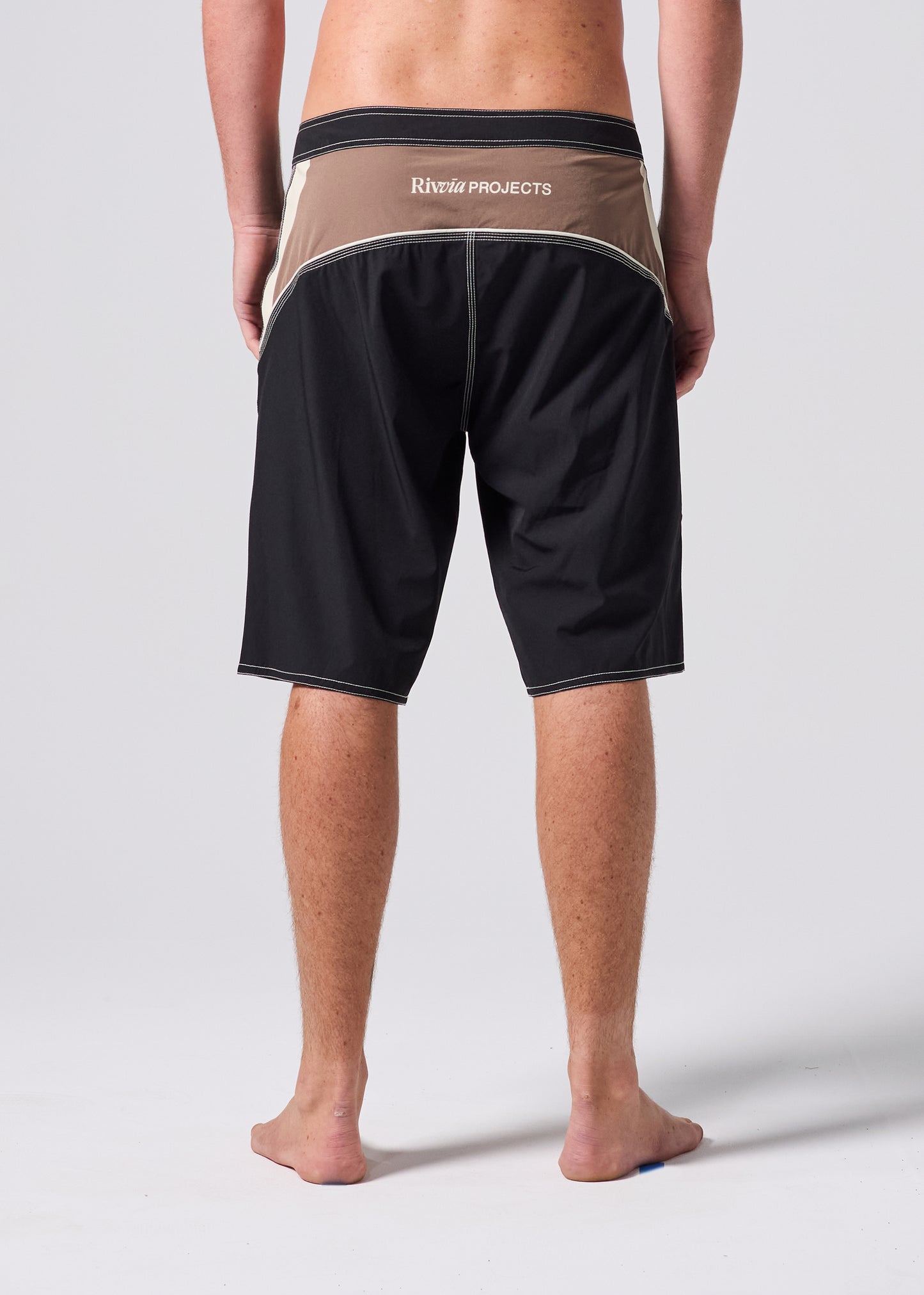 FREQUENCY 21" PASSAGE TRUNK : BLACK BROWN