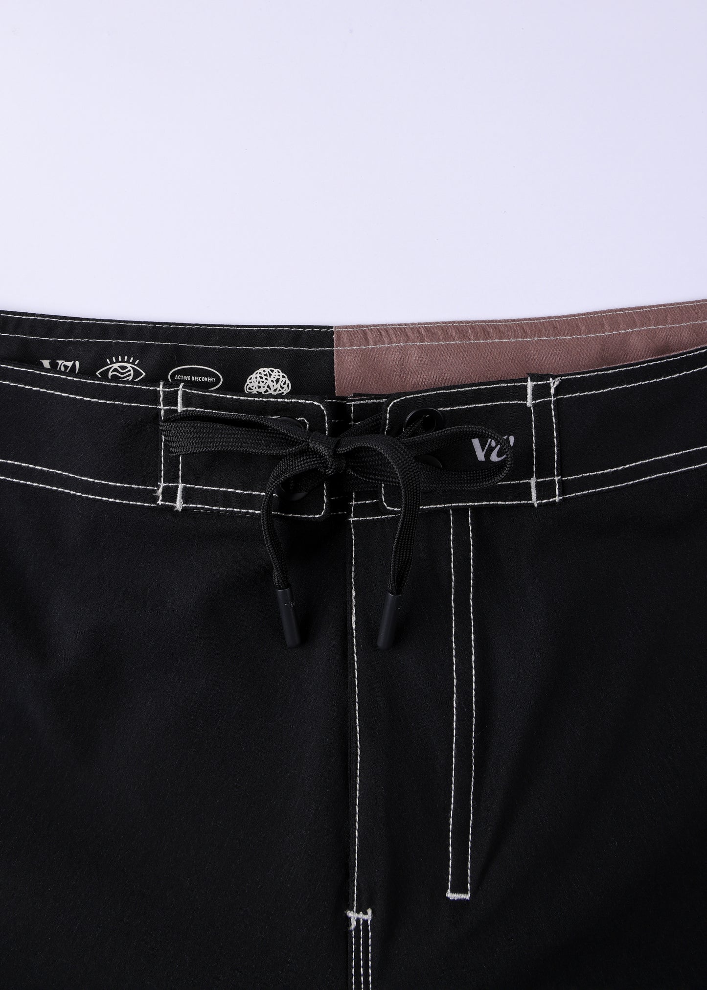FREQUENCY 21" PASSAGE TRUNK : BLACK BROWN