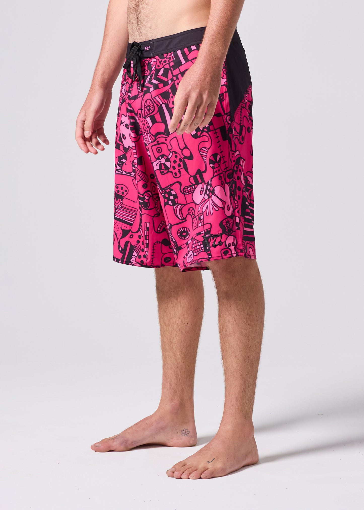 FREQUENCY 21" JW TRUNK : BLACK PINK