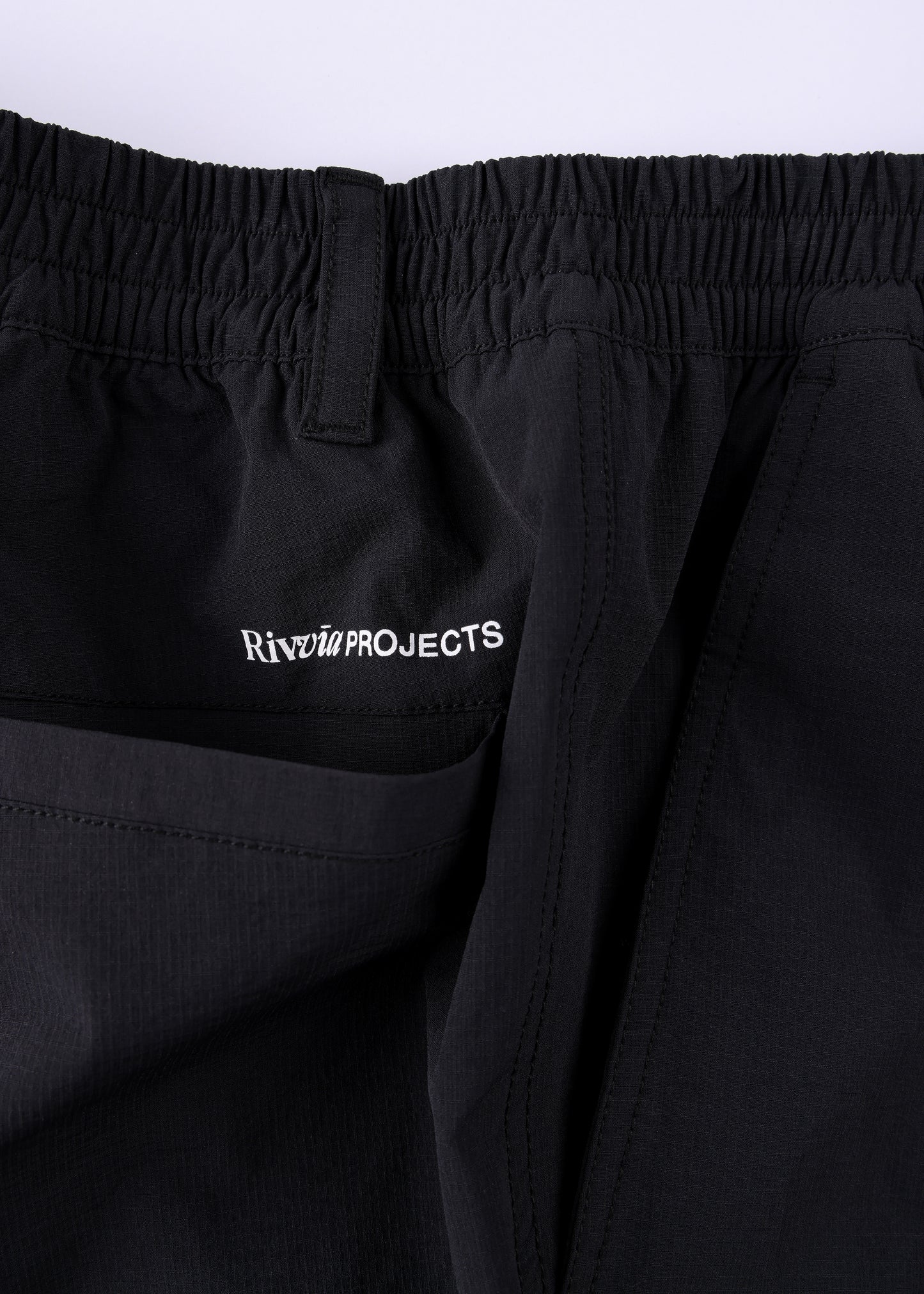 DAILY GOLF 19' SHORT : BLACK