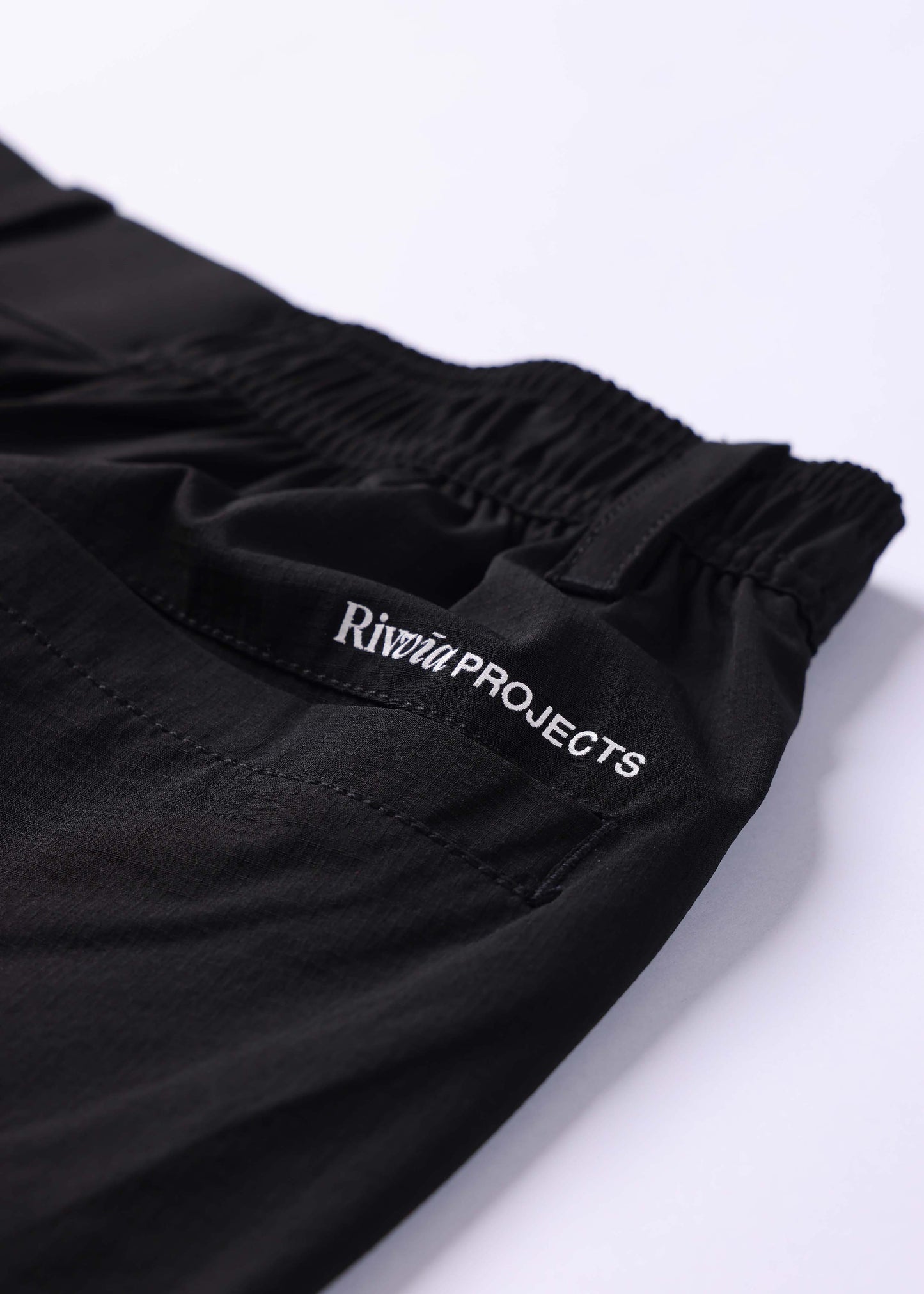 DAILY GOLF 19" SHORT : BLACK