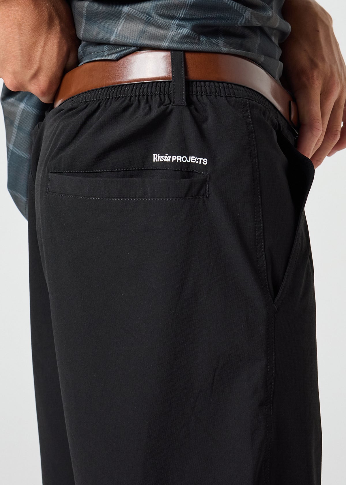 DAILY GOLF 19" SHORT : BLACK