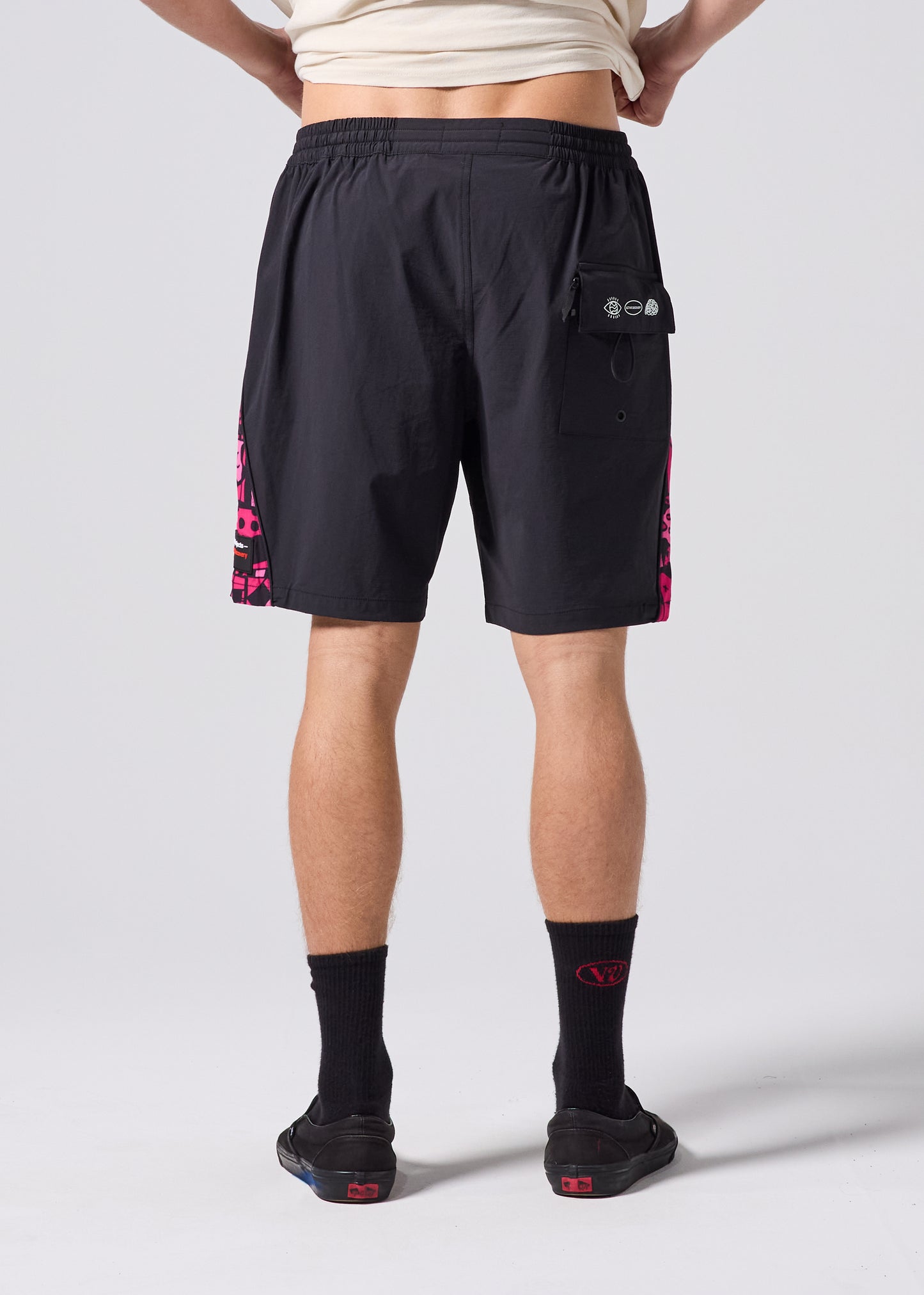 DAILY RIDE JW SHORT : BLACK PINK