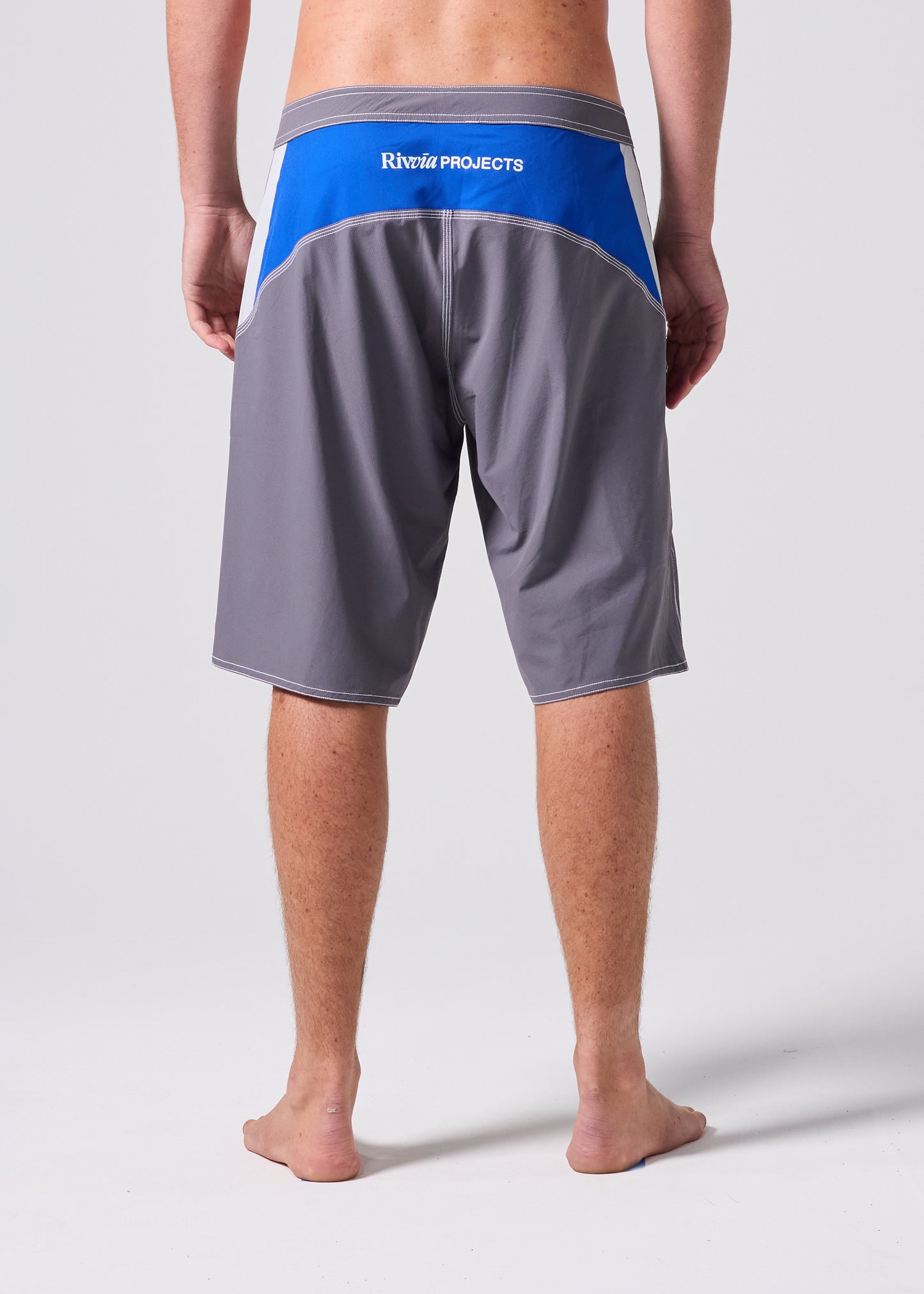 FREQUENCY 21" TRUNK : GREY