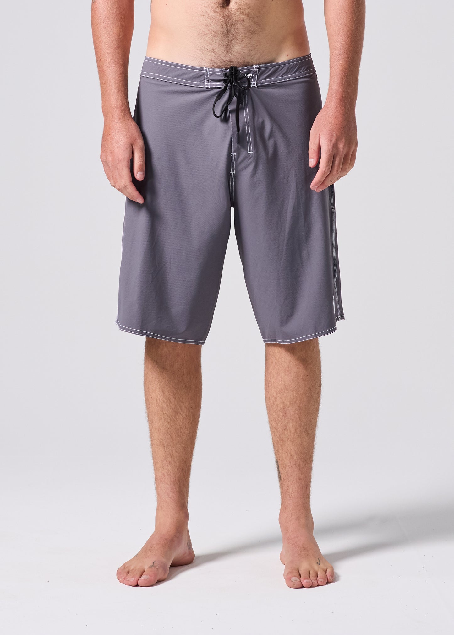 FREQUENCY 21" TRUNK : GREY