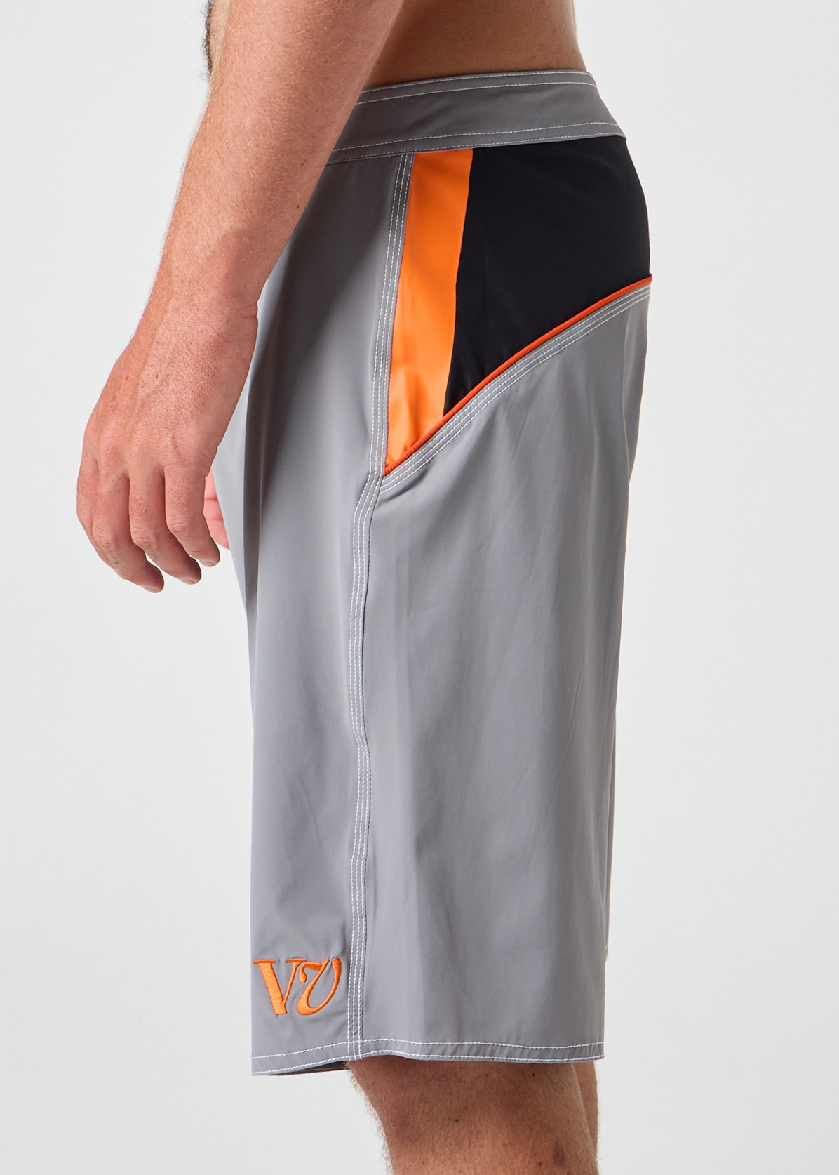 FREQUENCY 21" TRUNK : GREY ORANGE