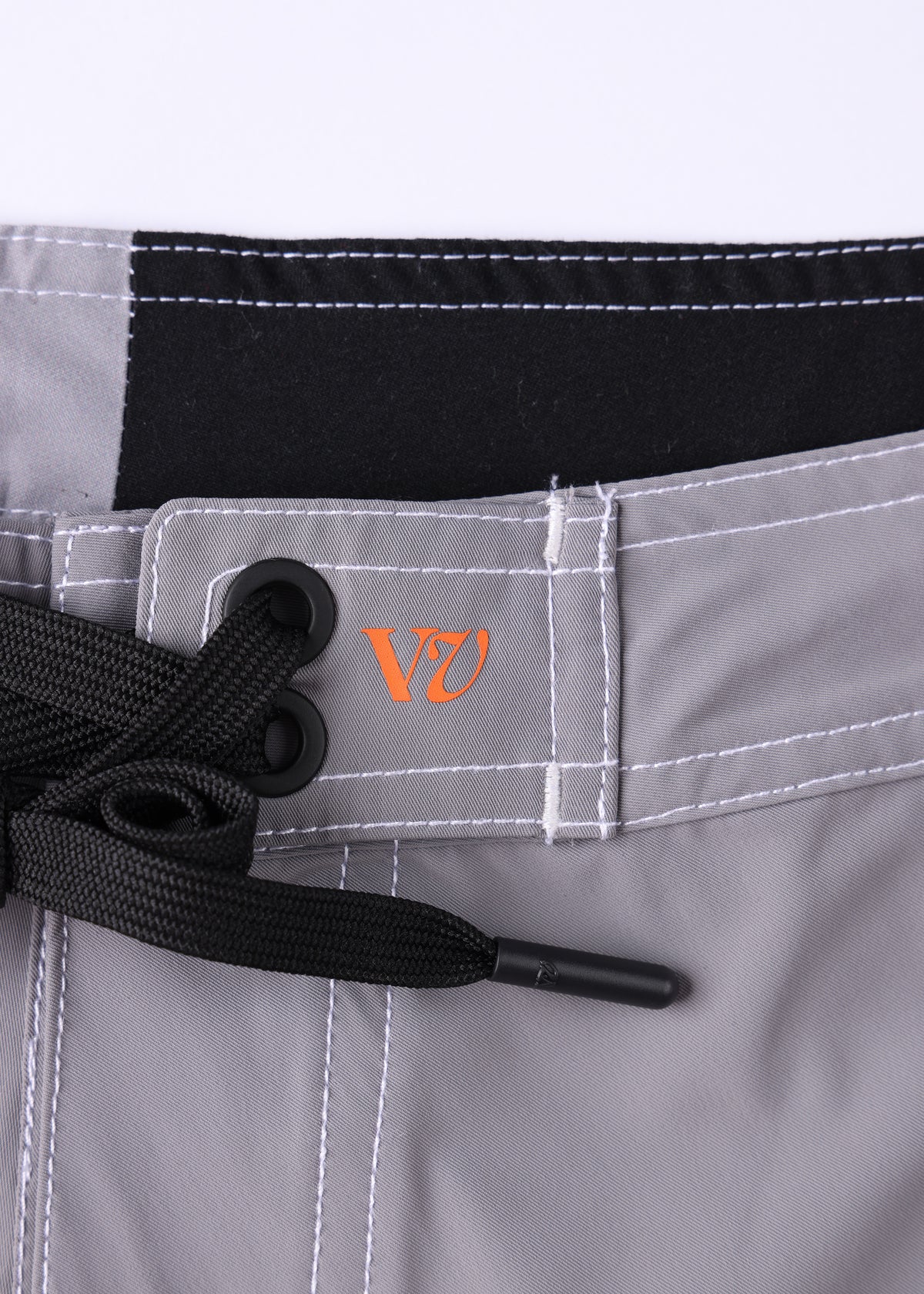 FREQUENCY 21" TRUNK : GREY ORANGE