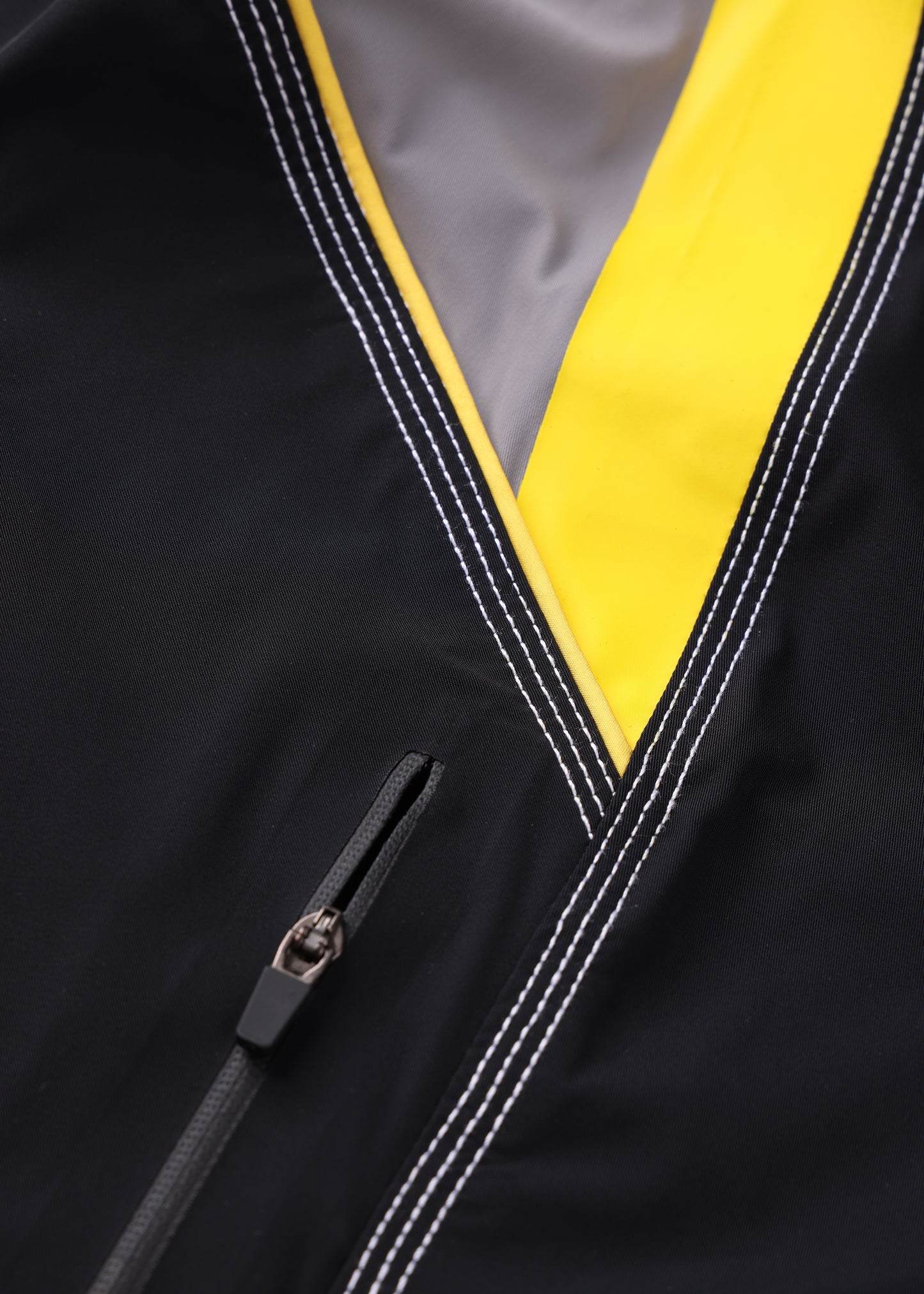 FREQUENCY 21" OVAL GRAF TRUNK : BLACK YELLOW