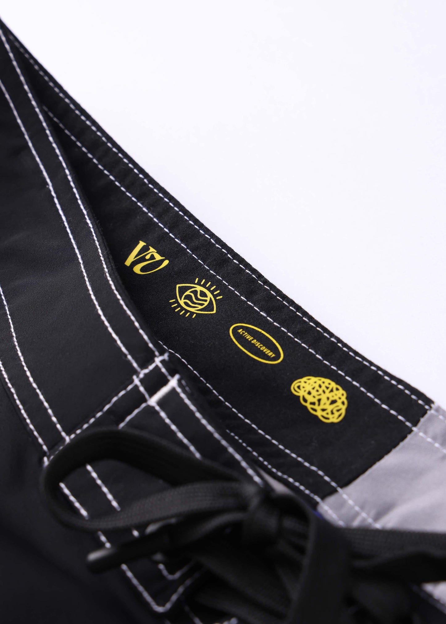FREQUENCY 21" OVAL GRAF TRUNK : BLACK YELLOW