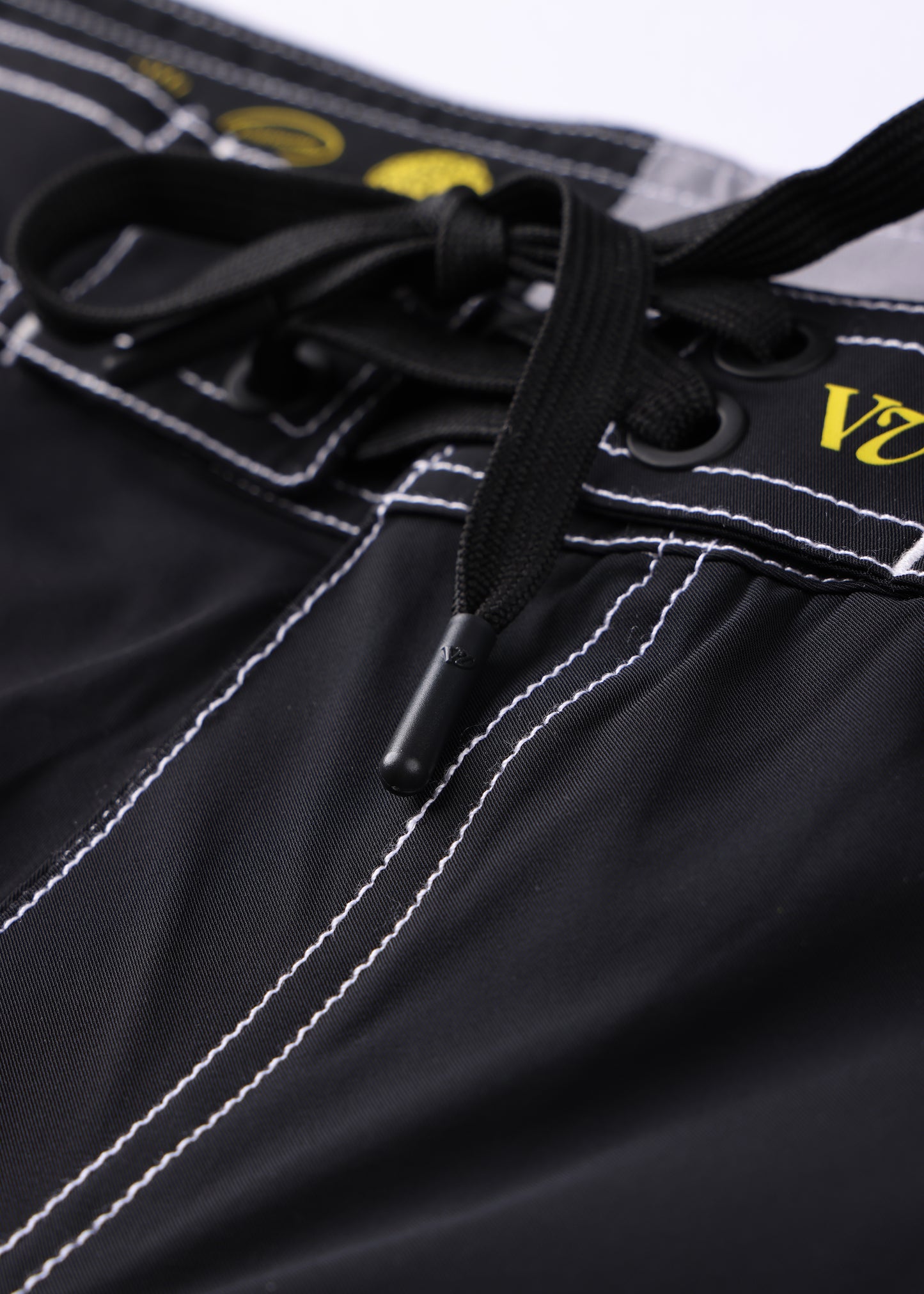 FREQUENCY 21" OVAL GRAF TRUNK : BLACK YELLOW