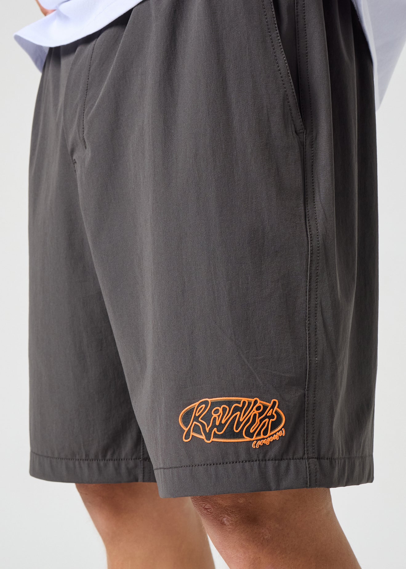 DAILY RIDE OVAL GRAF SHORT : CHARCOAL