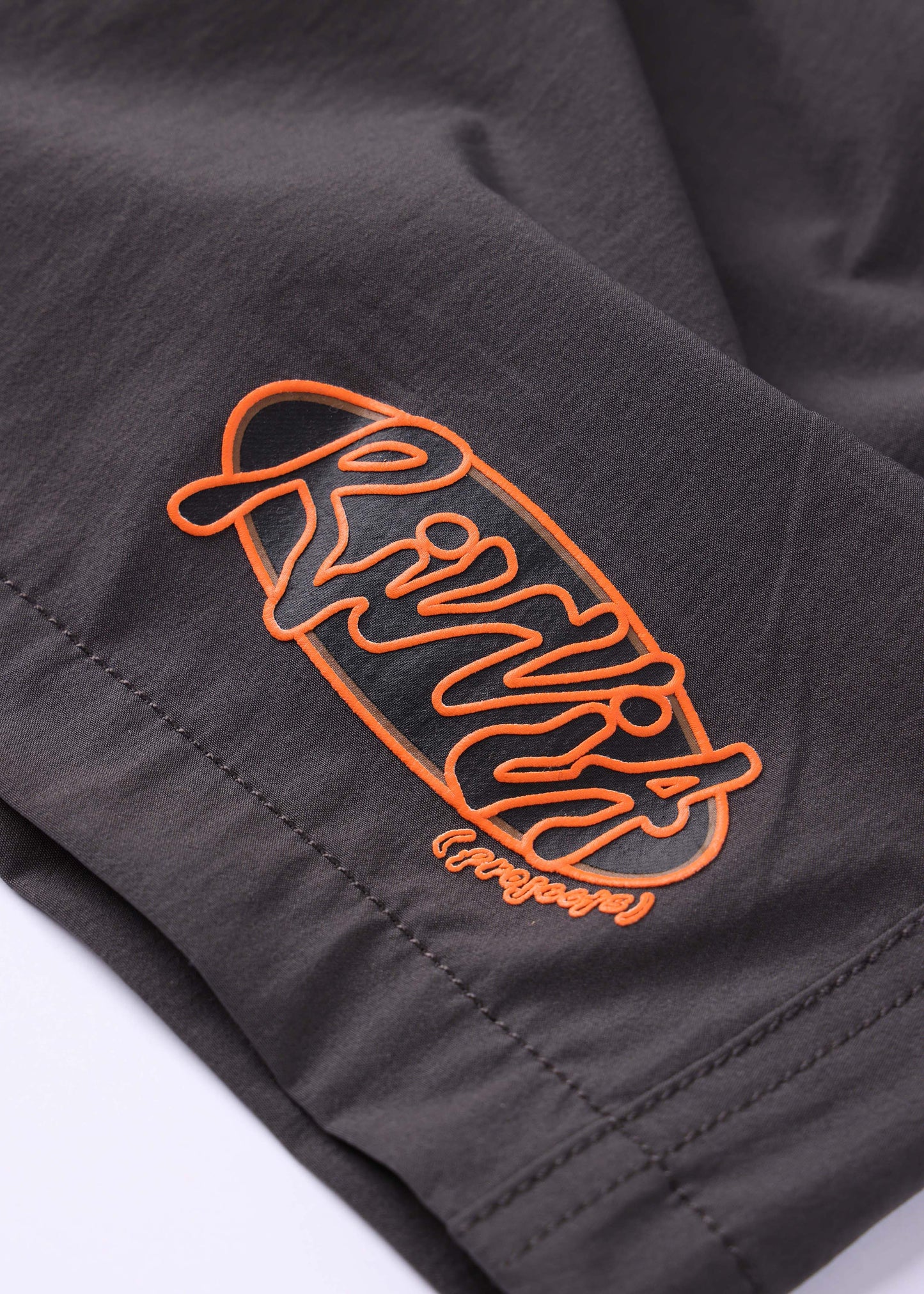 DAILY RIDE OVAL GRAF SHORT : CHARCOAL