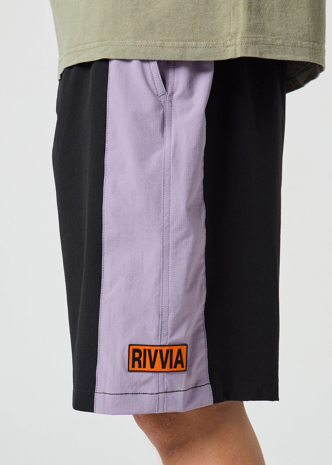 DAILY GRIND 20" BOX LOGO SHORT : BLACK PURPLE